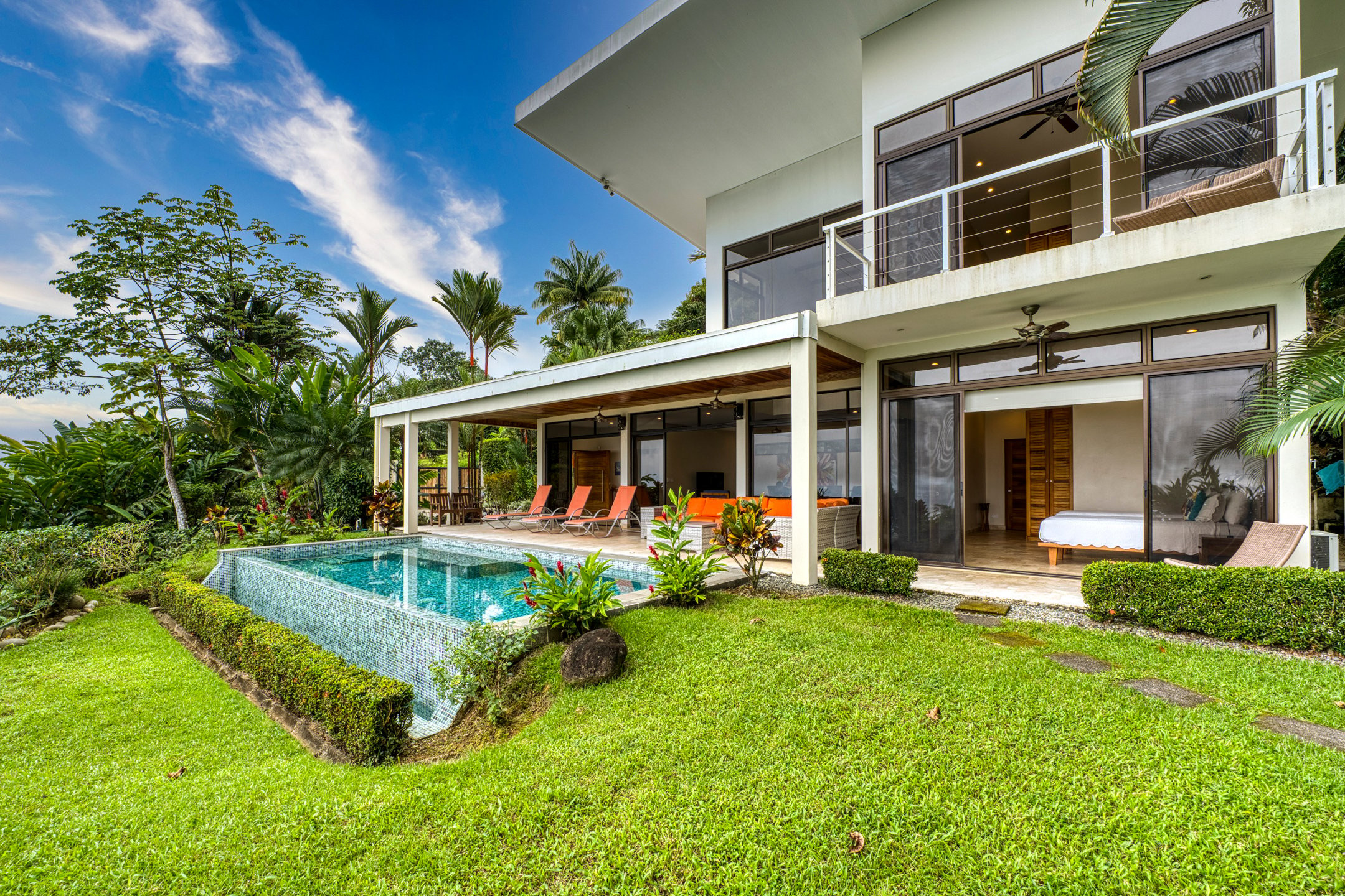 Luxury Whale’s Tail View Home (Casa Moses) in Uvita property photo 4