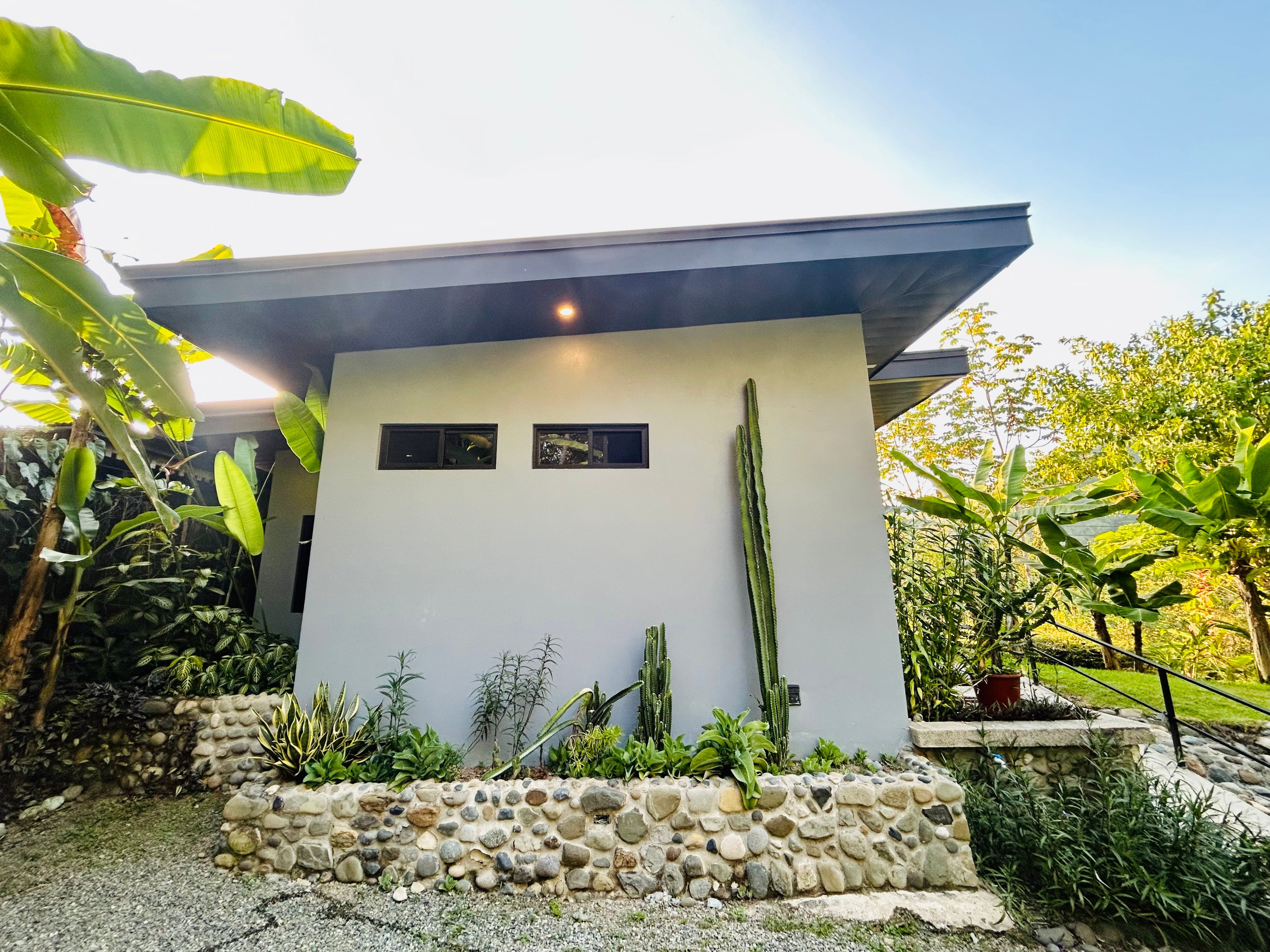 2-Bedroom Tropical Home Near Playa Hermosa de Uvita property photo 4