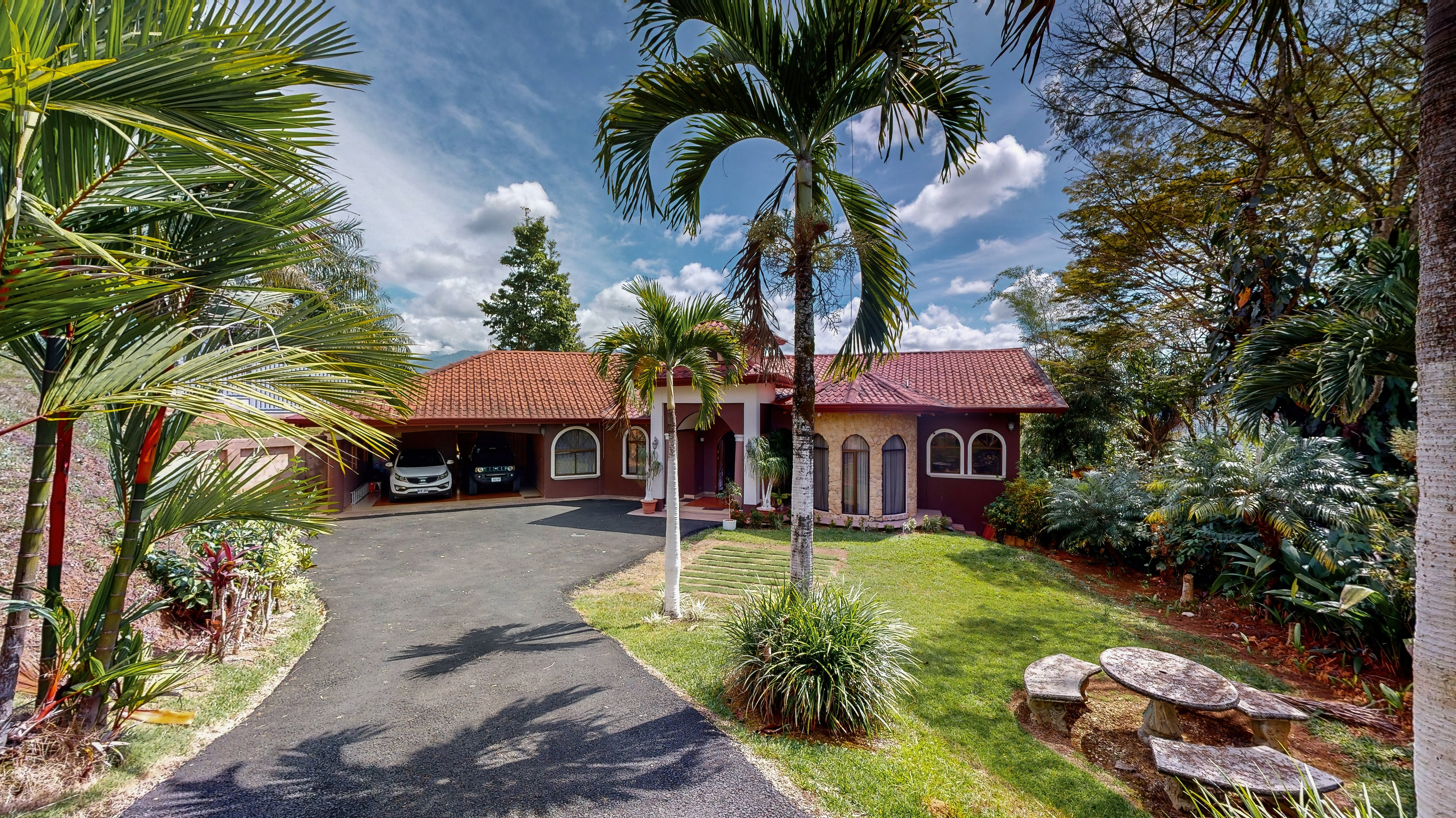 Colonial-Mediterranean Home in La Bonita de Rivas property photo 4