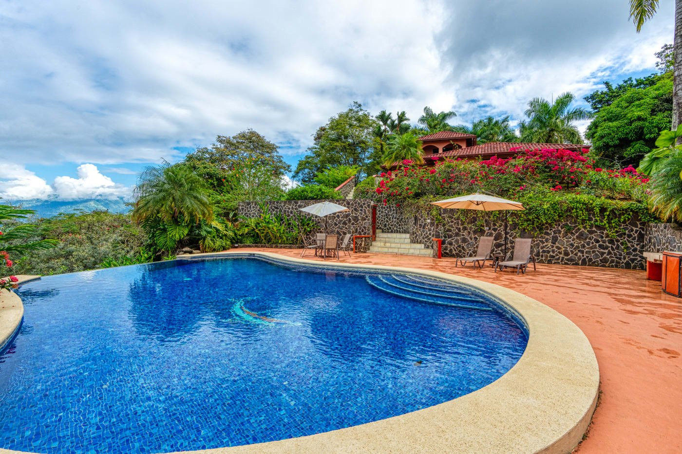 Spanish-Style Villa (Casa Los Jardines) in Platanillo property photo 3