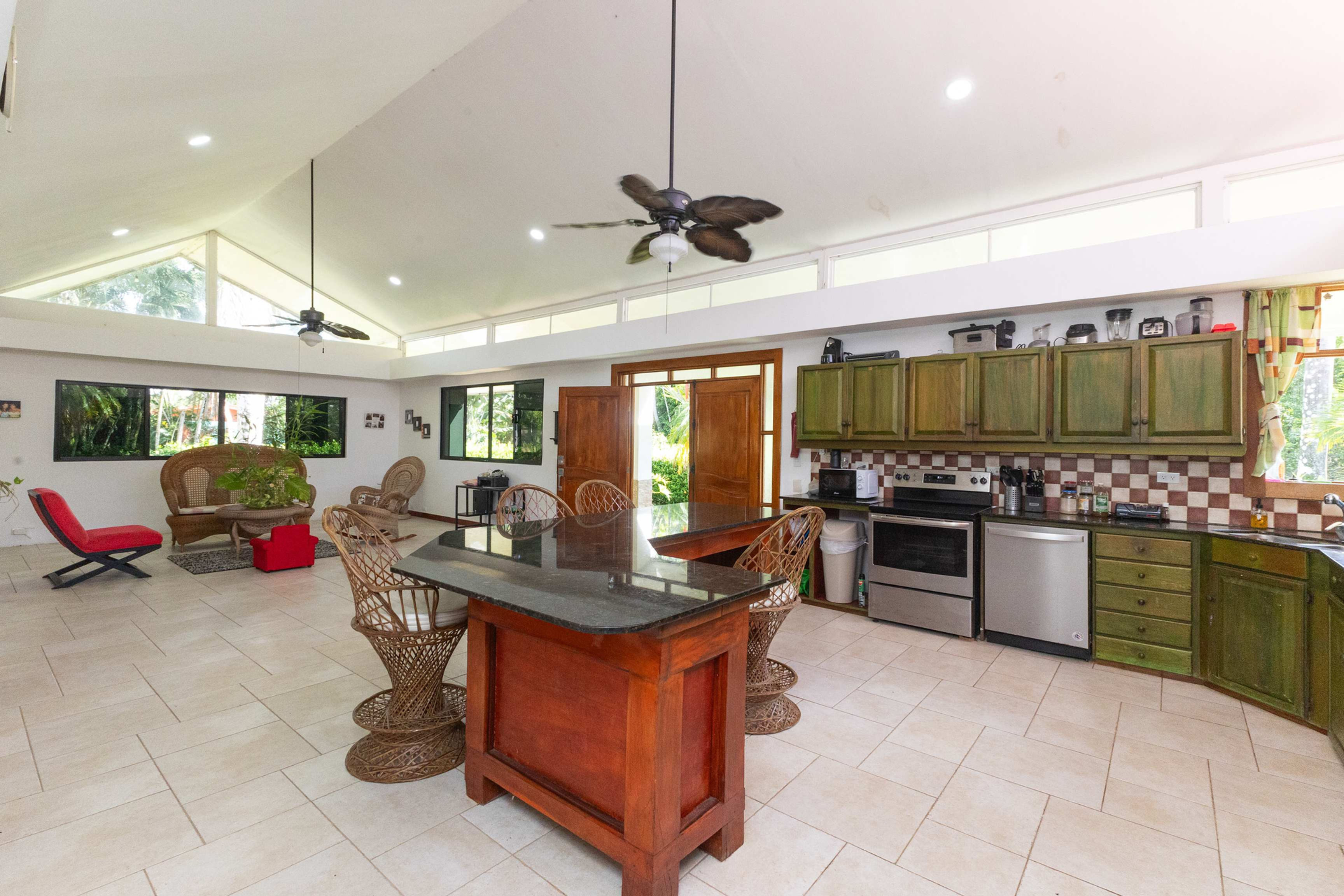 Estate Home in Quepos | 3 Bed / 4 Bath