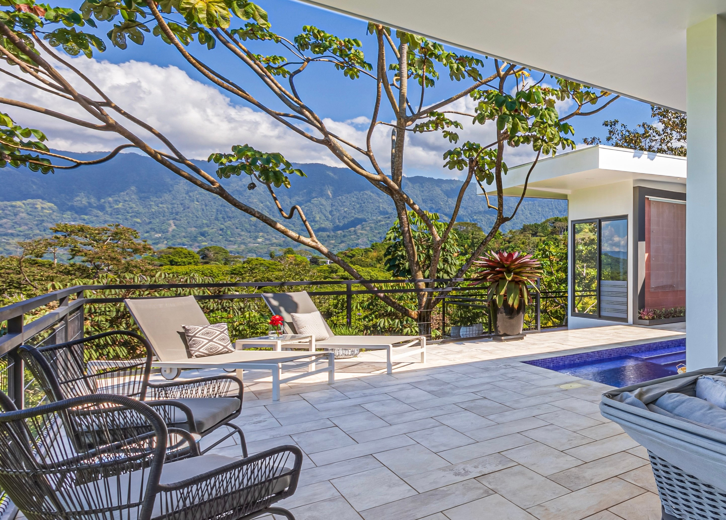 Ocean View Villa (Casa Tres Galgos) in Calle Perezoso, Ojochal property photo 2