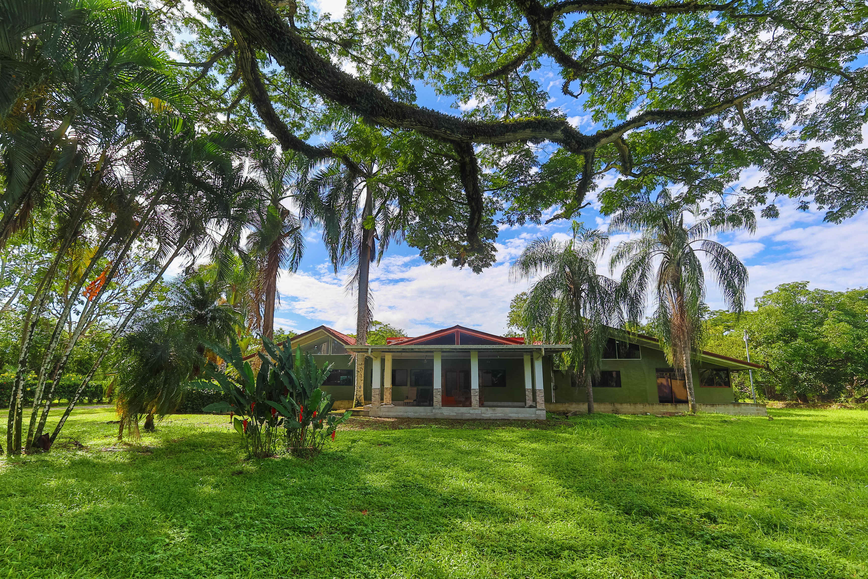 Estate Home Near Quepos Marina property photo 2