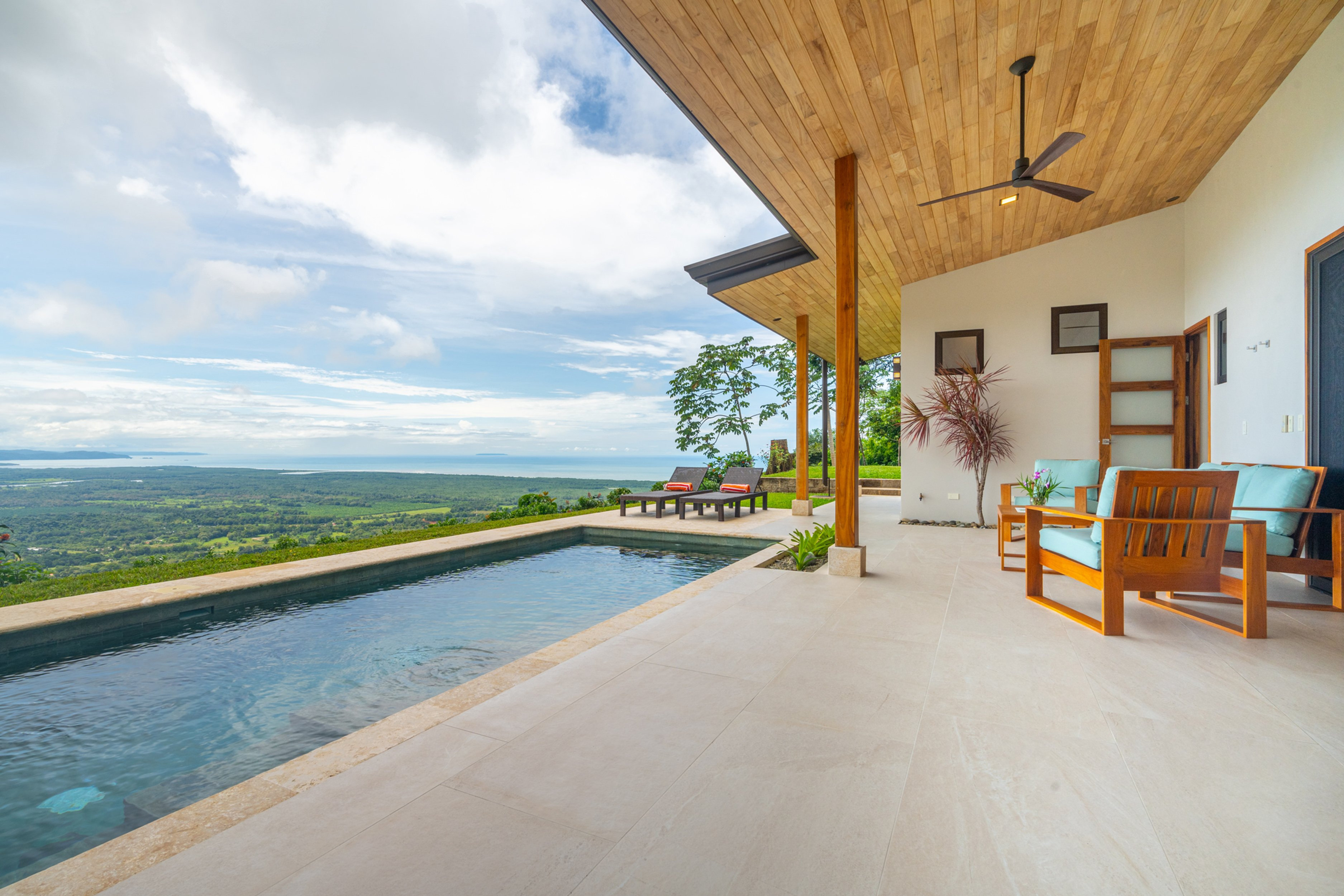 Ocean View Home in Cascada Sandalo, Tres Rios property photo 2