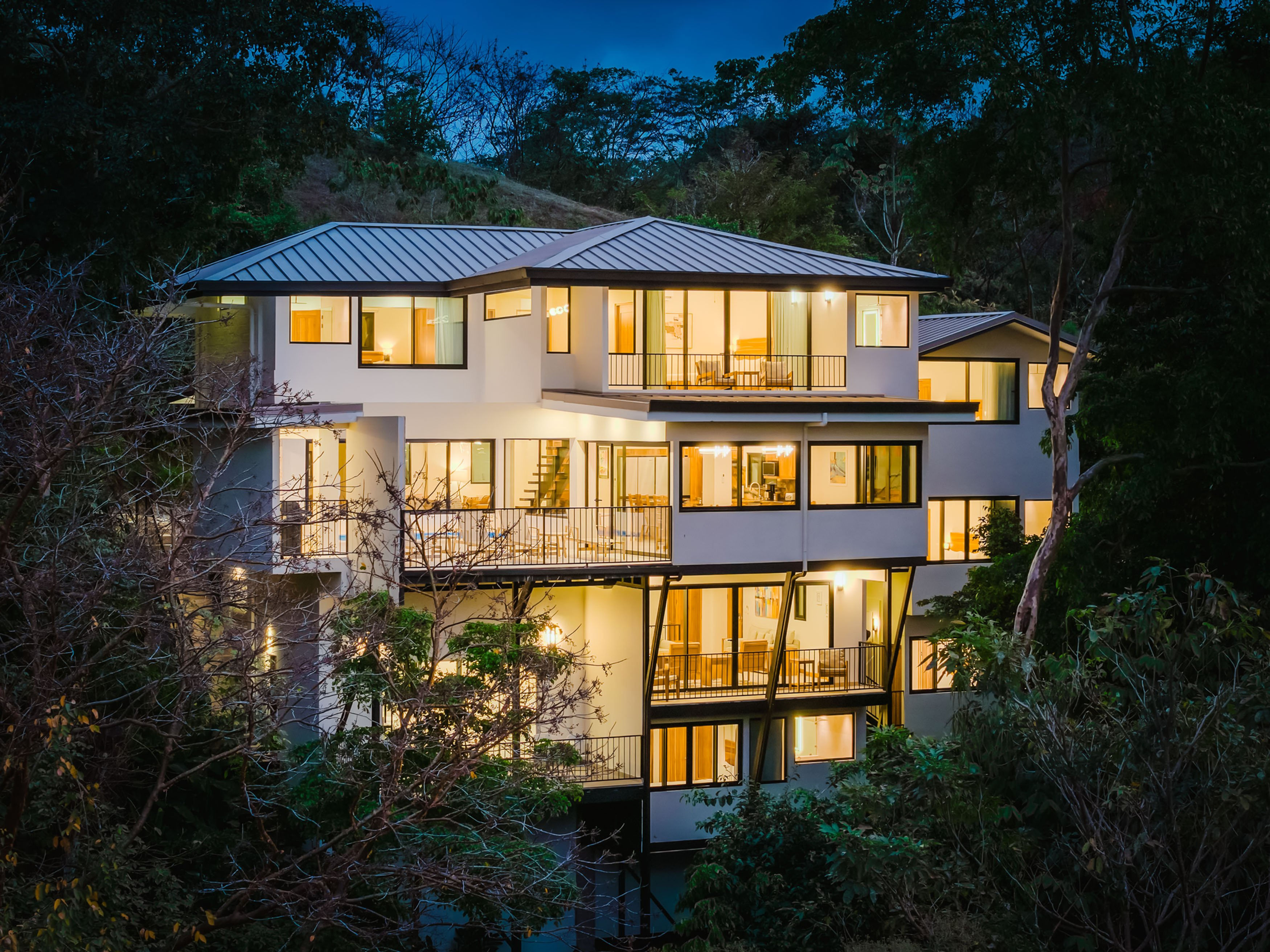 Turnkey 8-Bed Ocean View Estate in Manuel Antonio
