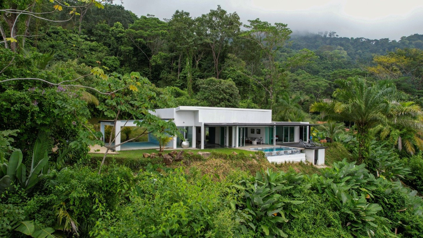 Whale’s Tail View Villa (Villa Coco) in Uvita property photo 4