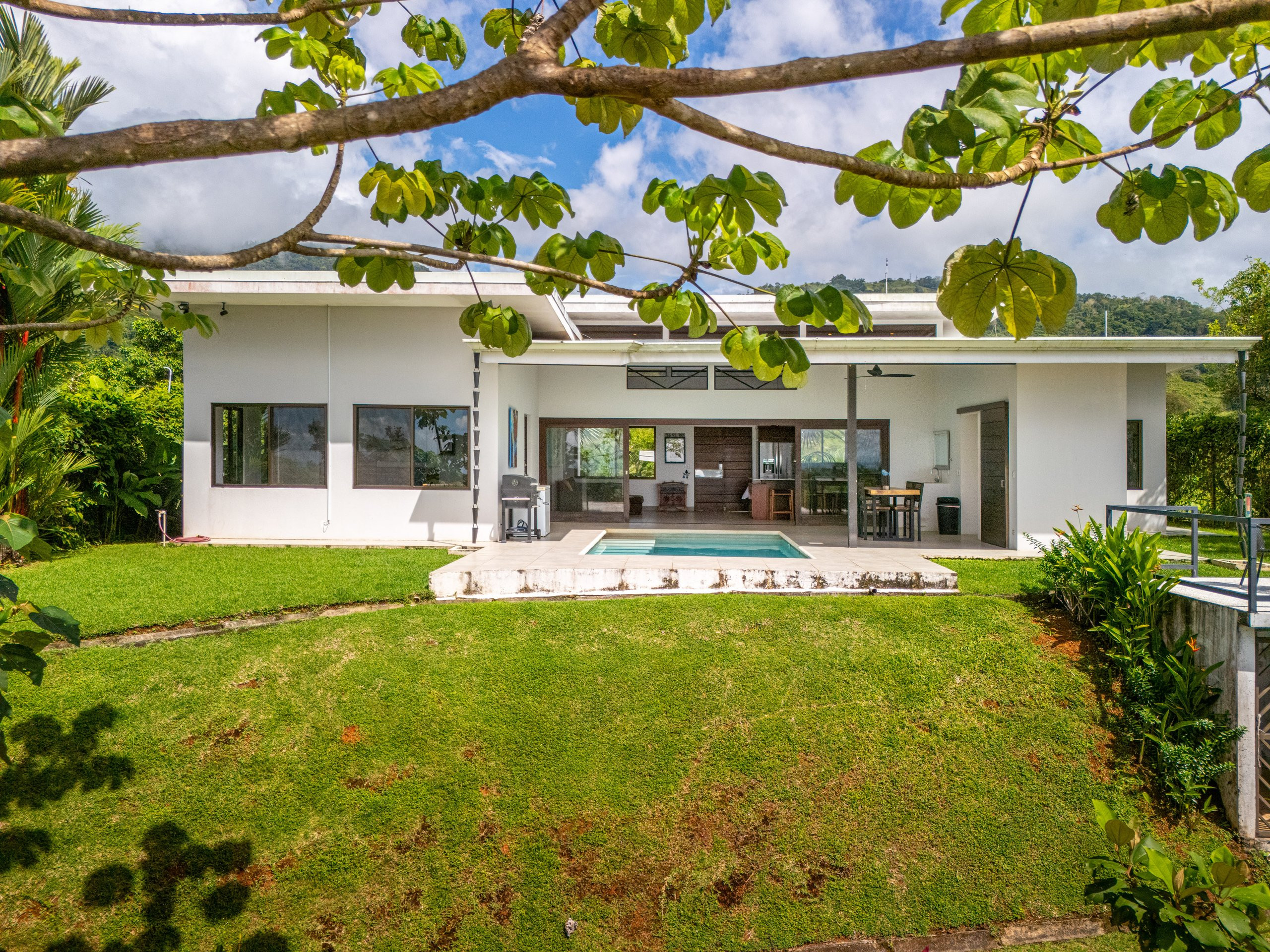 Luxury Ocean View Villa (Casa Aves) in Suenos del Tropico, Chontales in Ojochal, Costa Rica