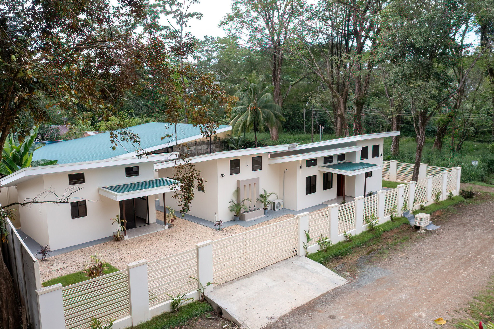 Modern 3-Bedroom Home in Central Uvita property photo 3