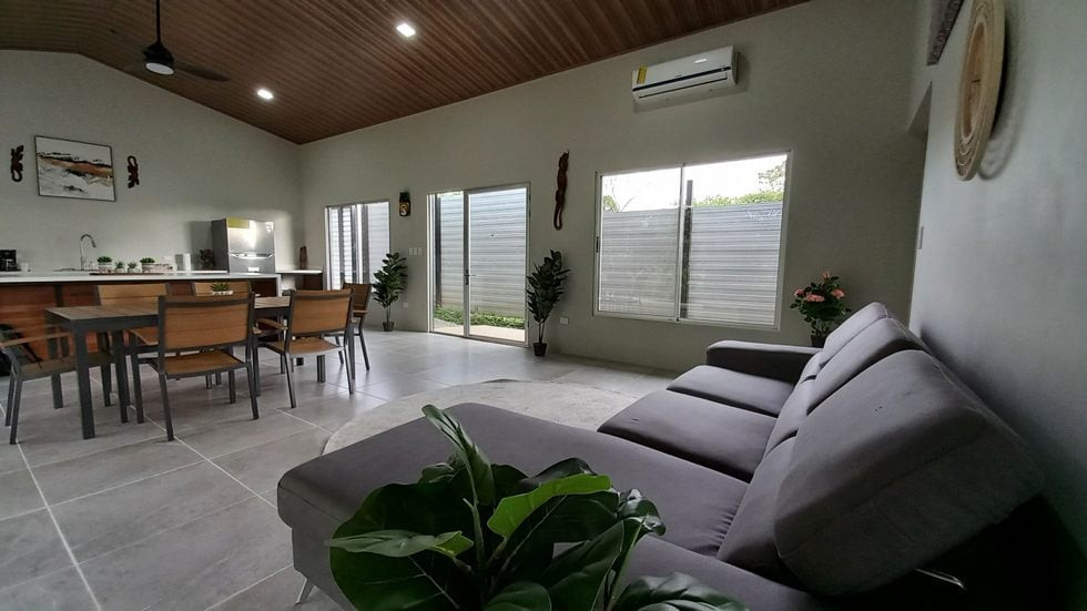Home with Guest Villa in Tinamastes property photo 3