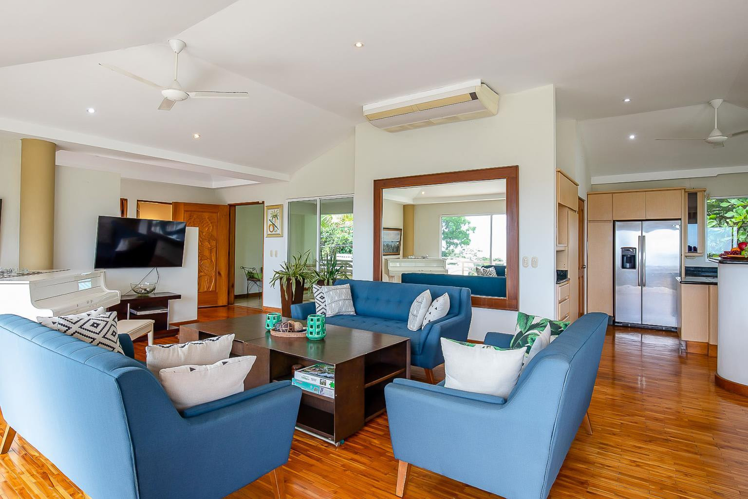 7-Bedroom Estate in Manuel Antonio property photo 3