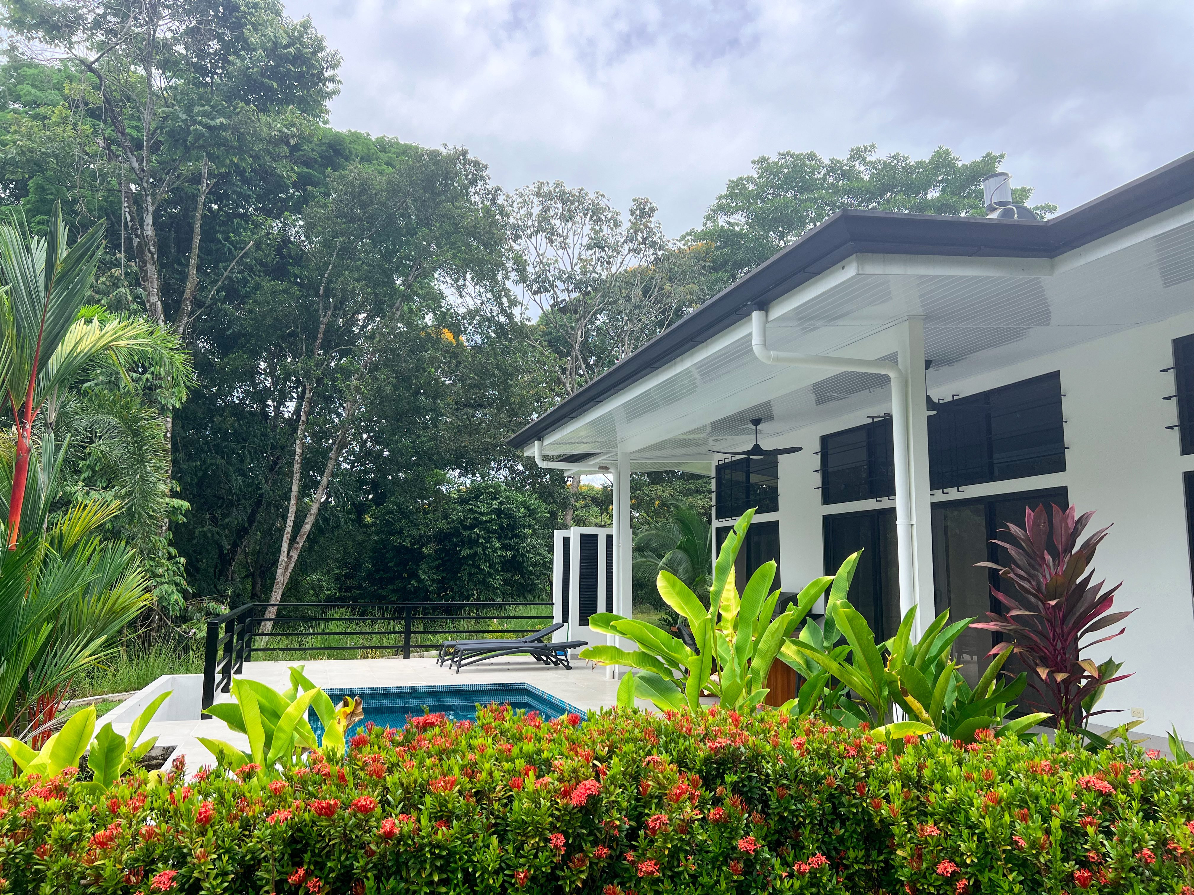 Modern Home (Casa Canto del Rio) in Ojochal property photo 2