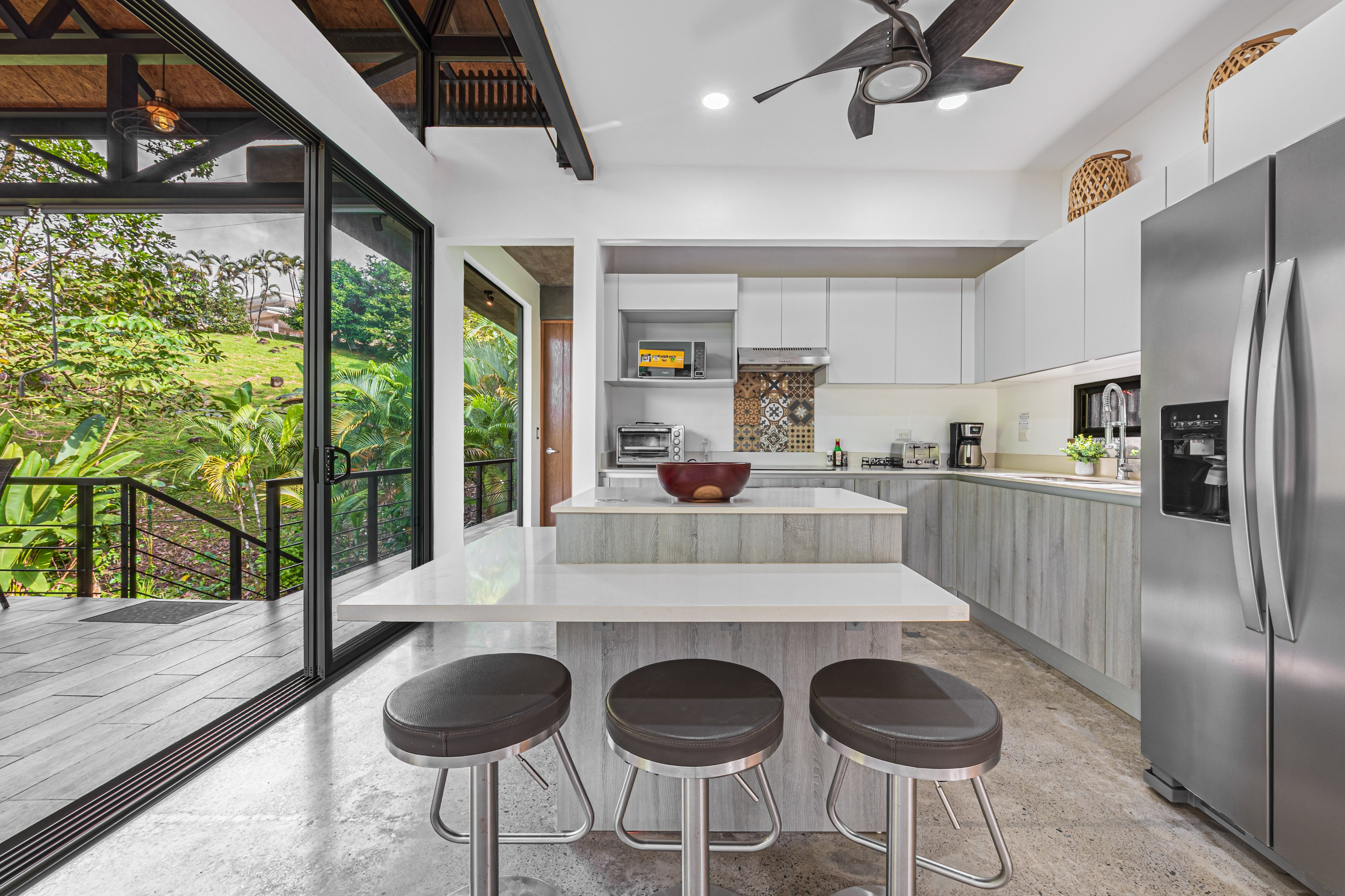 Modern 3-Bedroom Villa Near Uvita’s Beaches property photo 3
