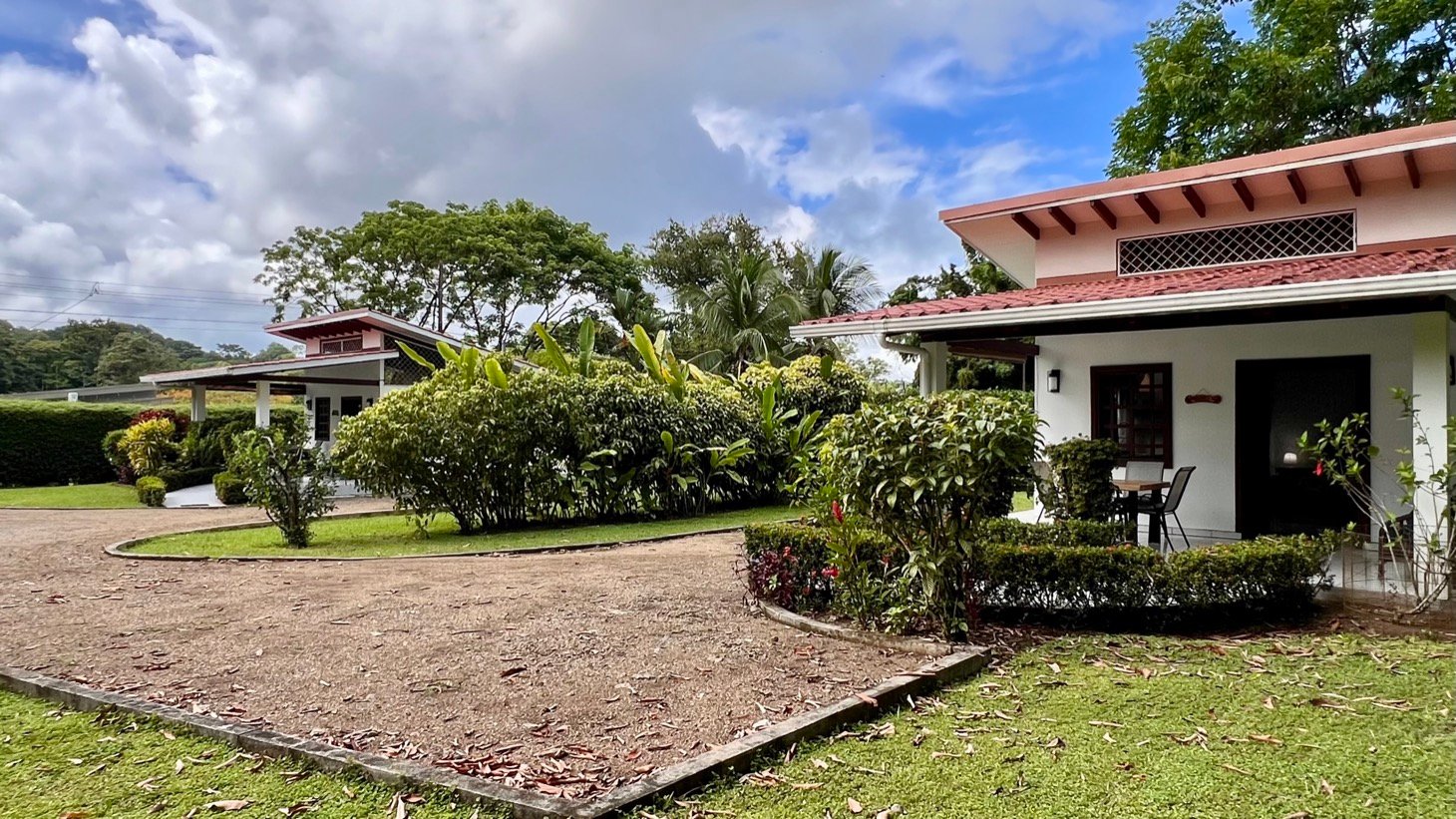 Dual-Pool Home with 2 Rental Cabinas on Calle Buganvilla, Ojochal property photo 5