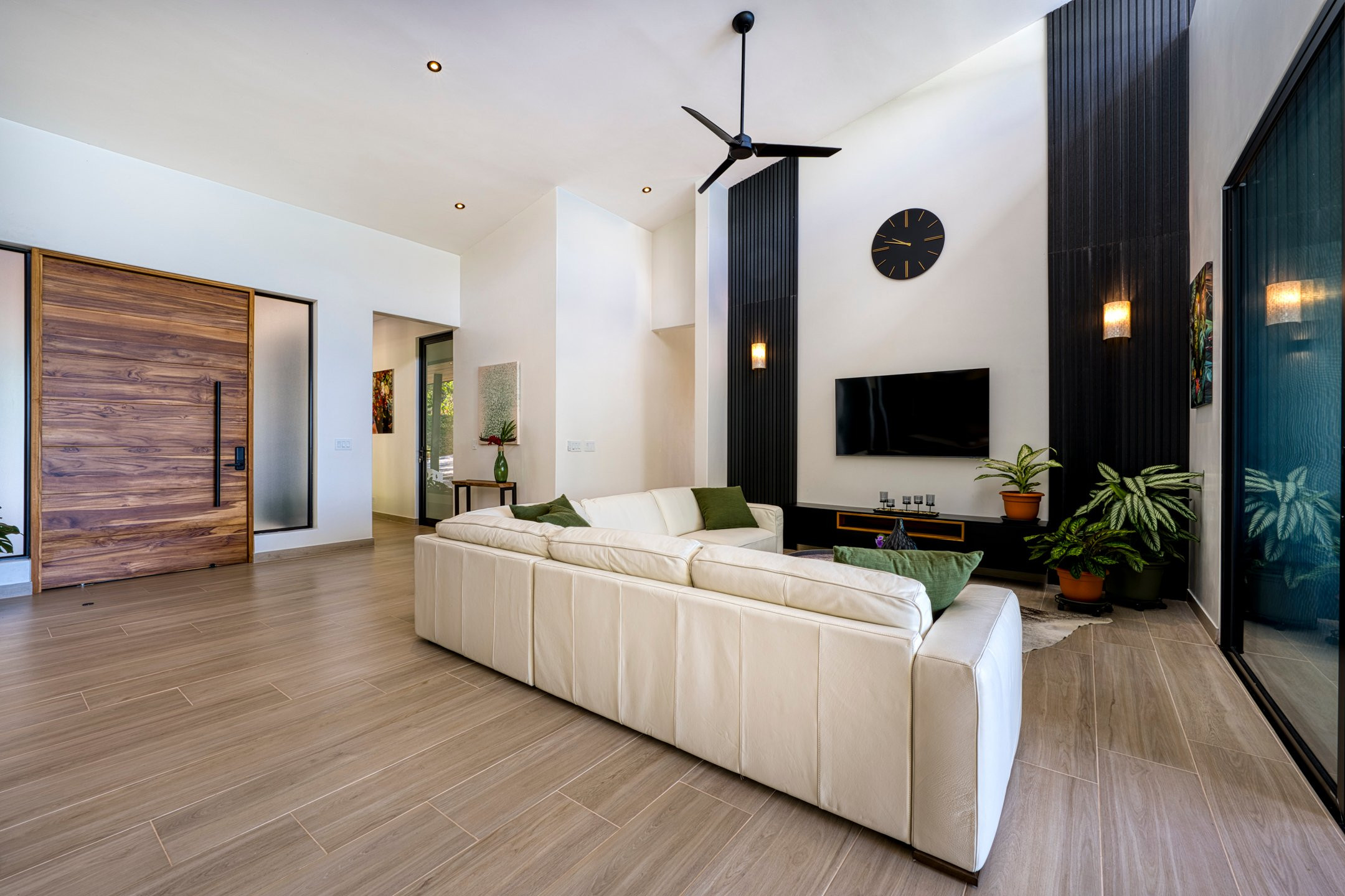 New Single-Story Home in a Gated Uvita Community property photo 3