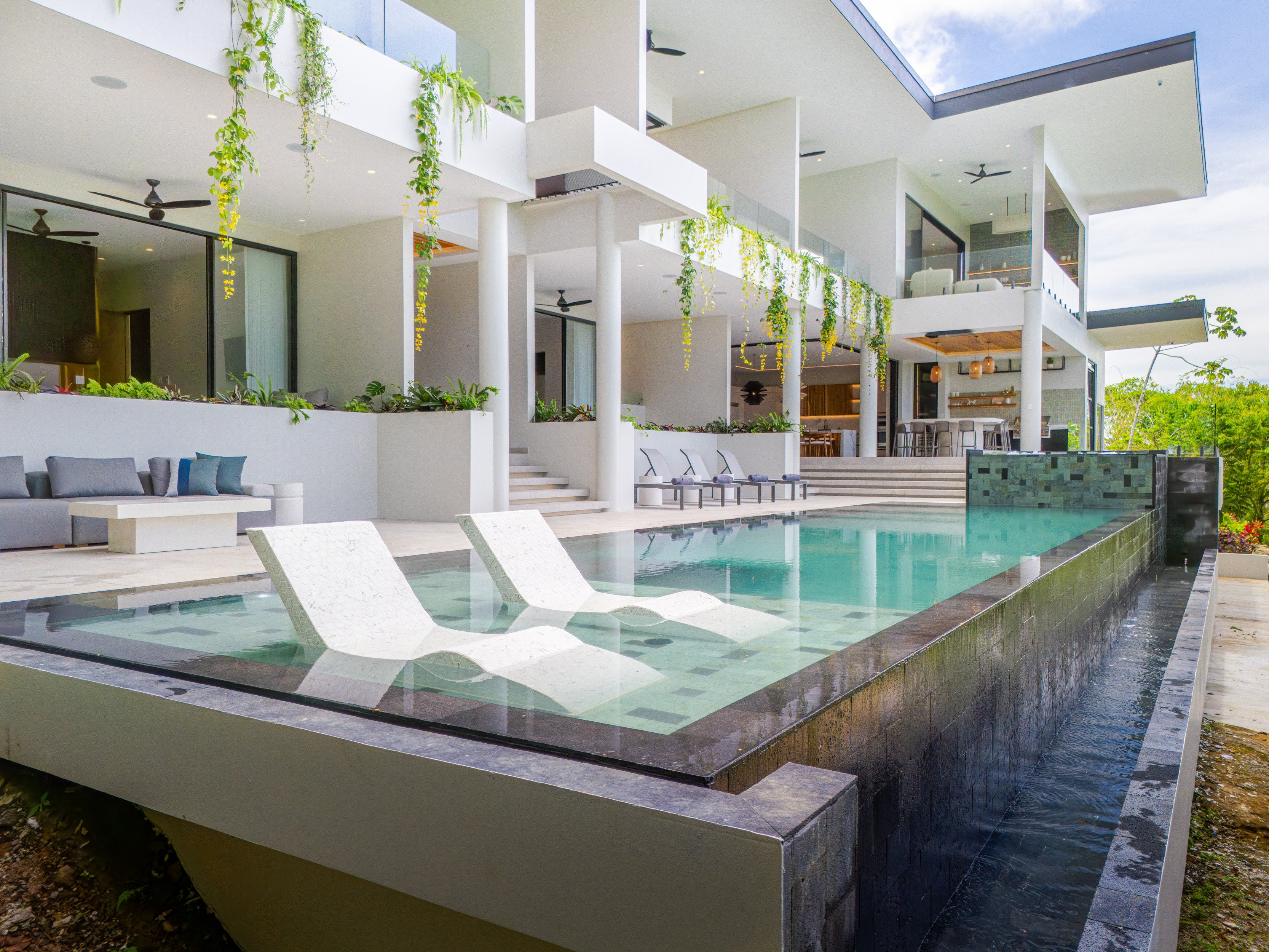 Luxury Ocean View Villa (Acqua Blu) in Escaleras in Dominical, Costa Rica