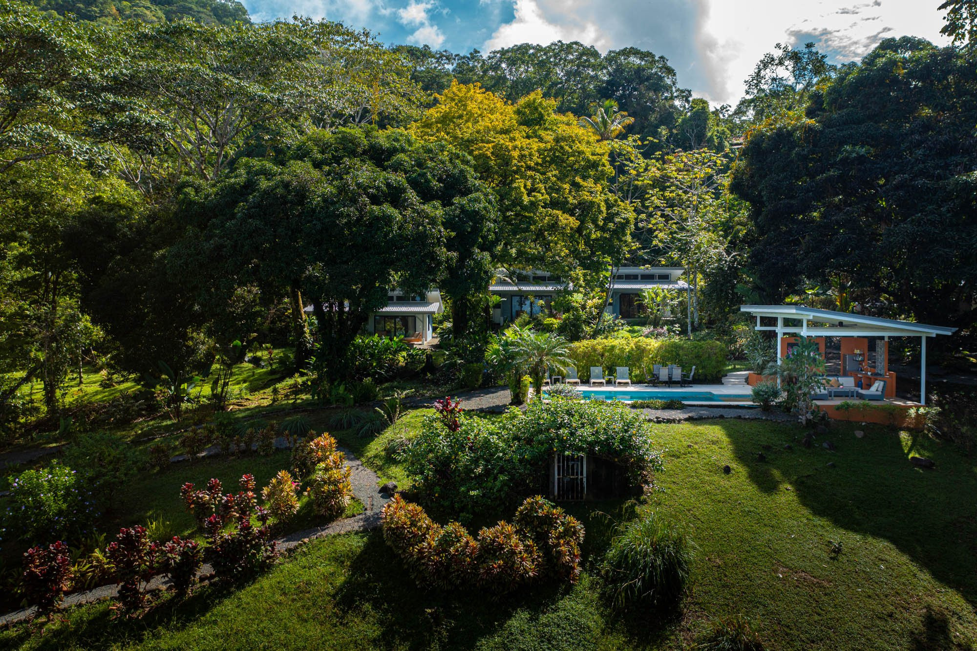 5-Bedroom Tropical Estate in Escaleras property photo 3