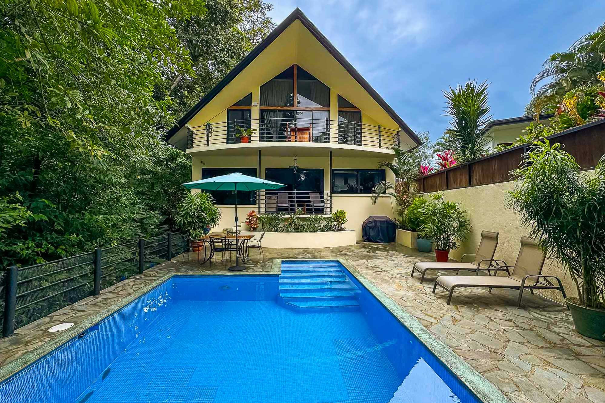 4-Bedroom Home with Pool (Casa Tipoha) in Manuel Antonio property photo 2