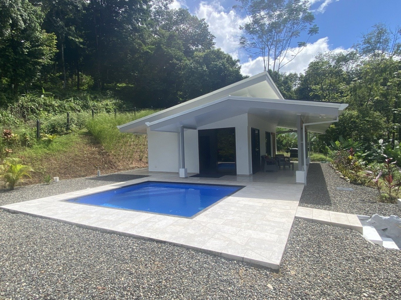 Modern Home with Pool in Ojochal Phase 8 property photo 3