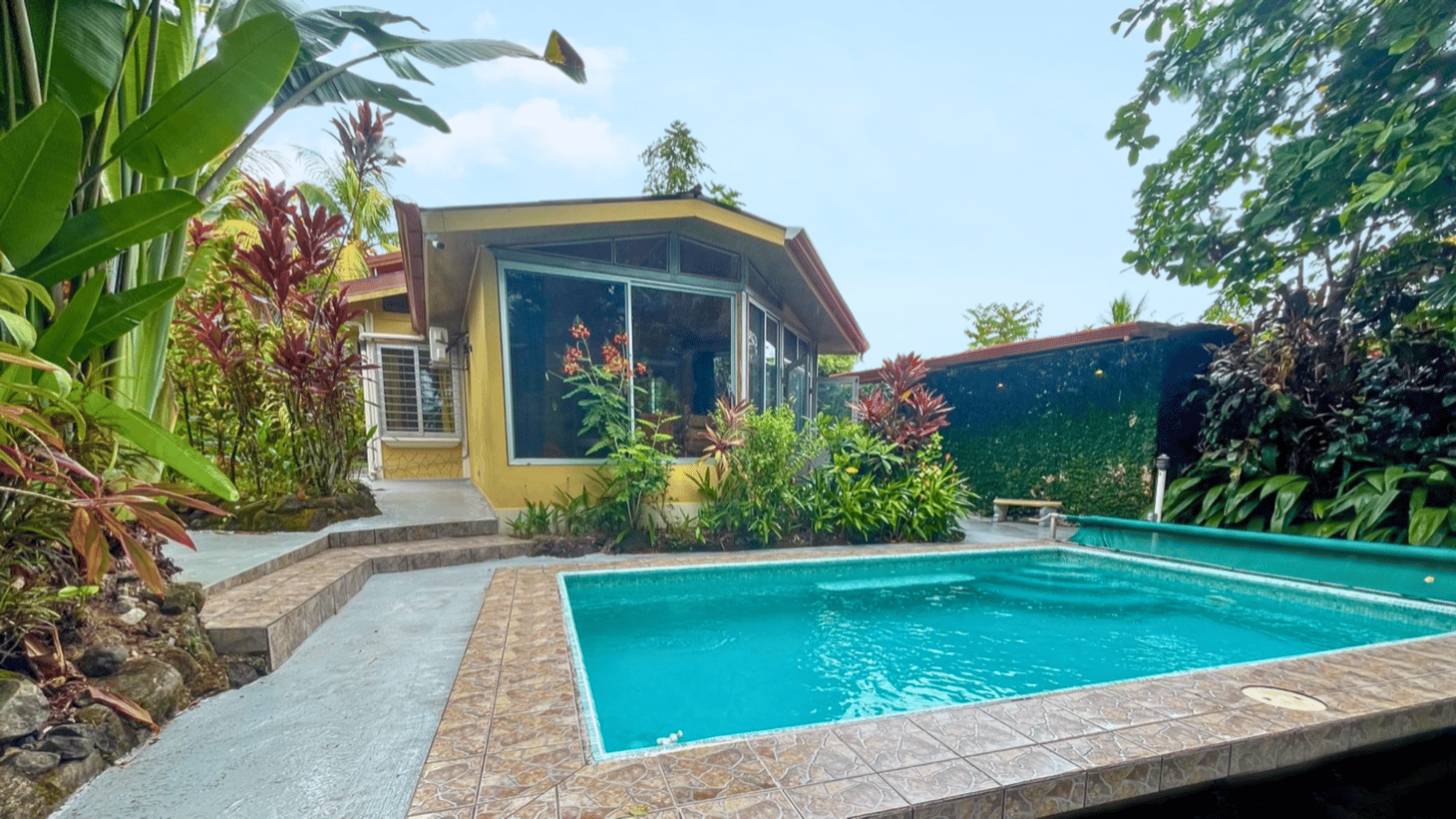 Colonial Home in Central Ojochal property photo 3