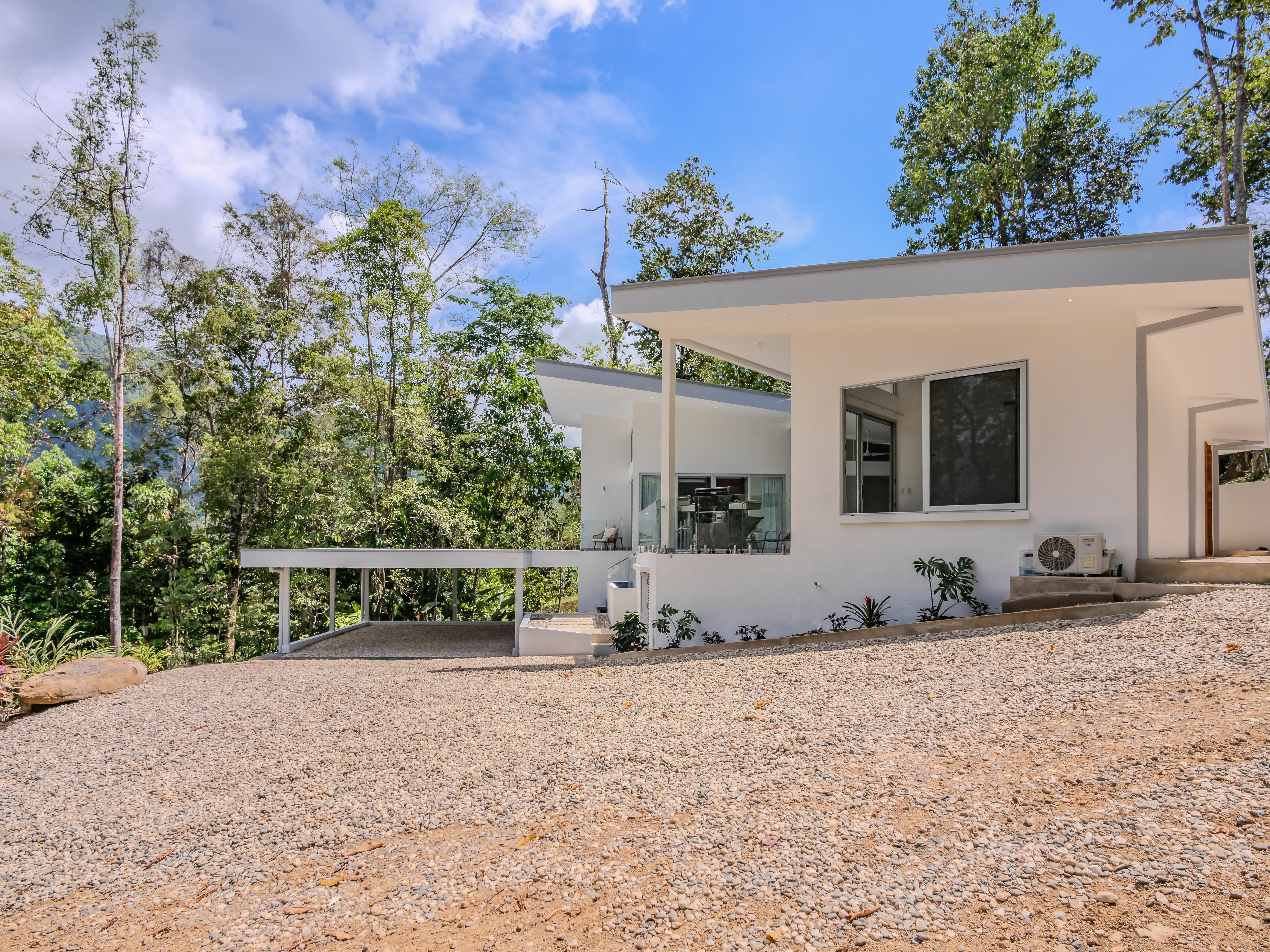 Designer Mountain View Home in La Union, Uvita property photo 5