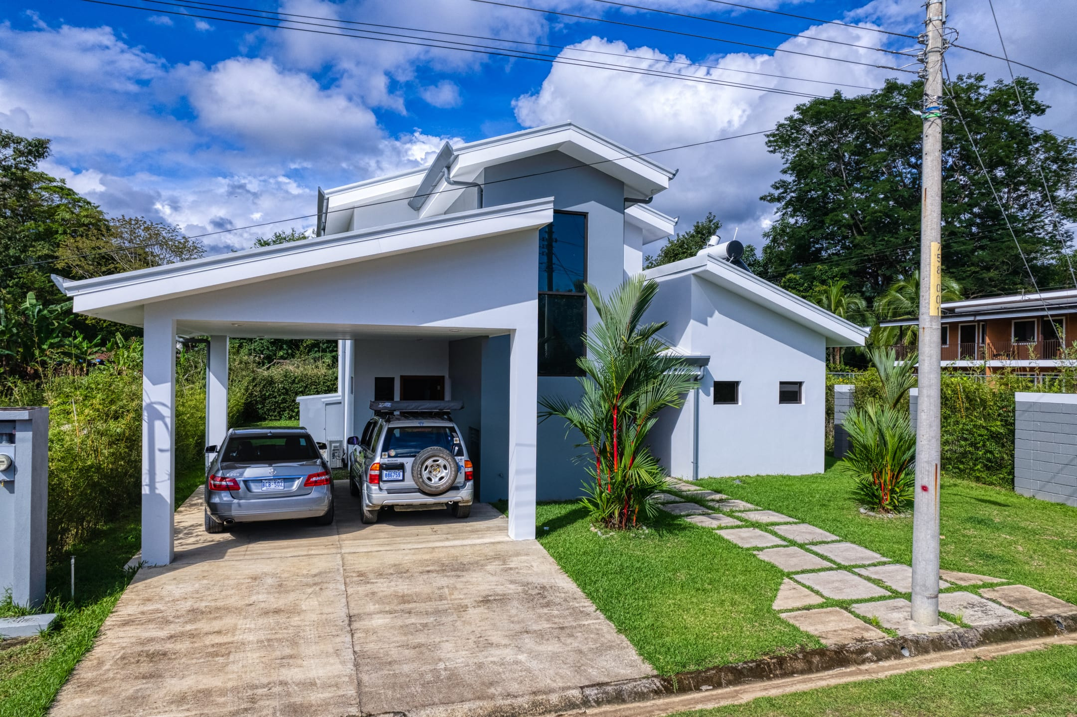Modern Home with Pool in Central Uvita property photo 4