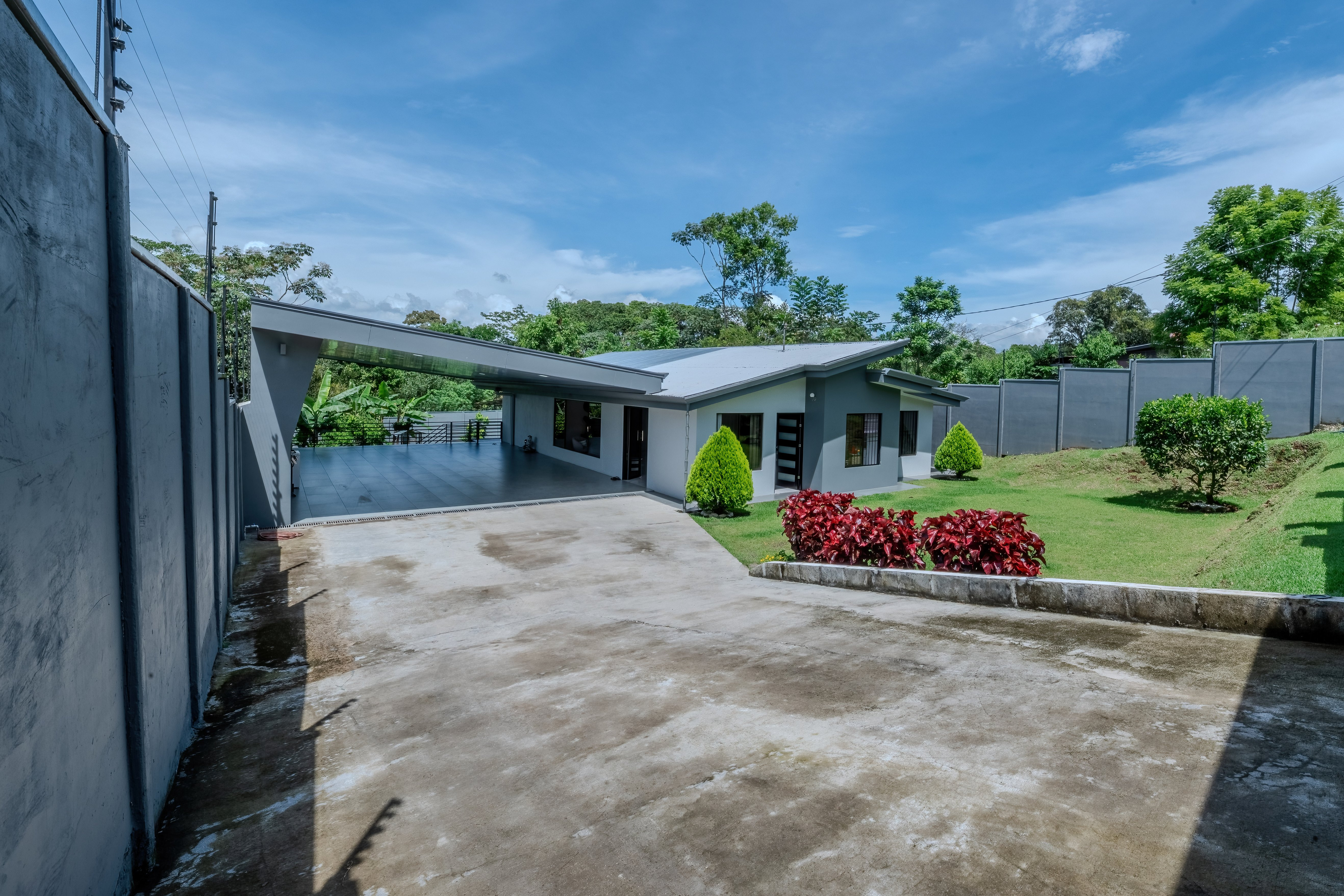Modern 3-Bedroom Home in Penas Blancas, Perez Zeledon property photo 4