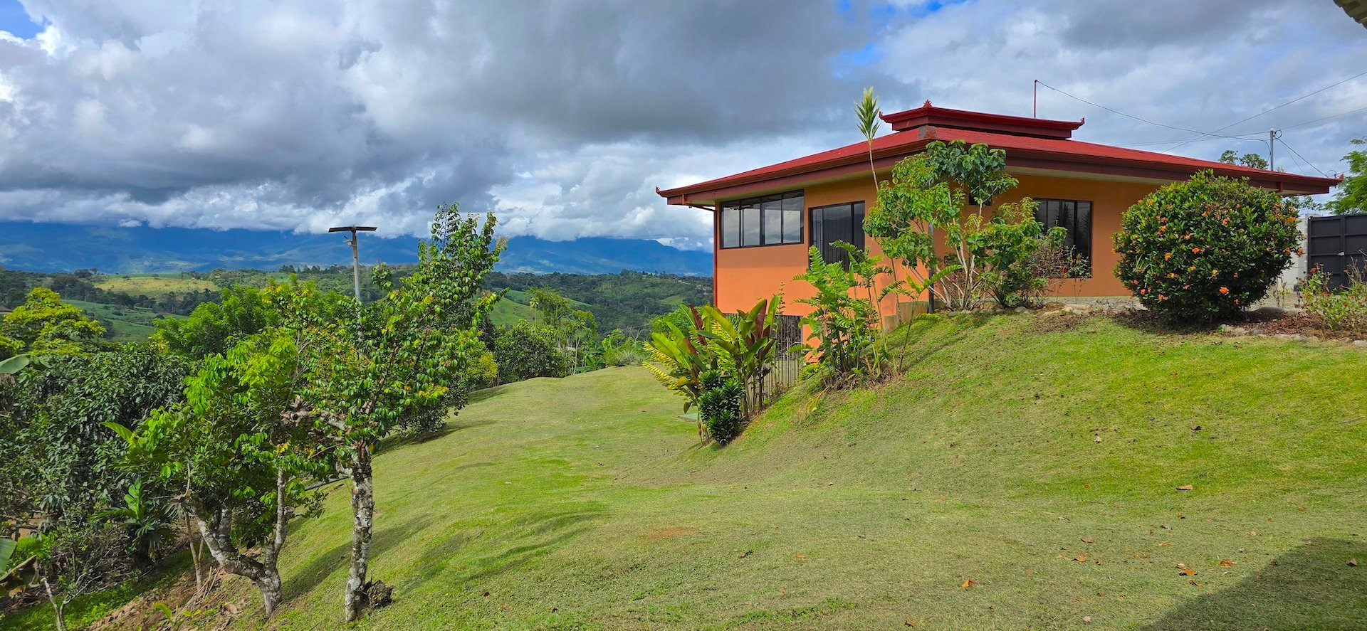 Mountain View Home with Guest House (Casa Vista de Chirripo) in Pacuar, La Palma property photo 4