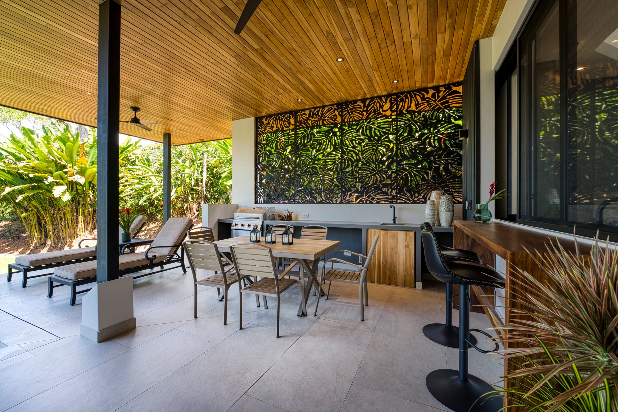 New Single-Story Home in a Gated Uvita Community property photo 4