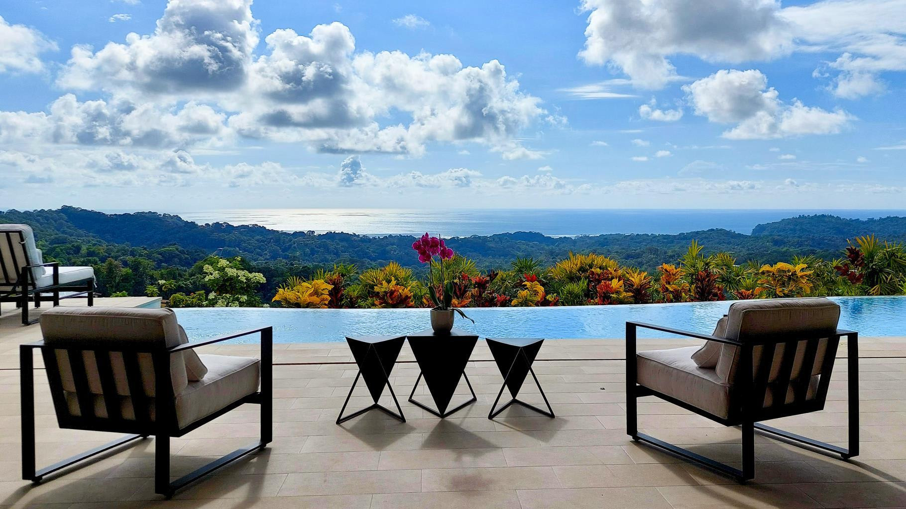 Modern Luxury Home in Ojochal in Ojochal, Costa Rica