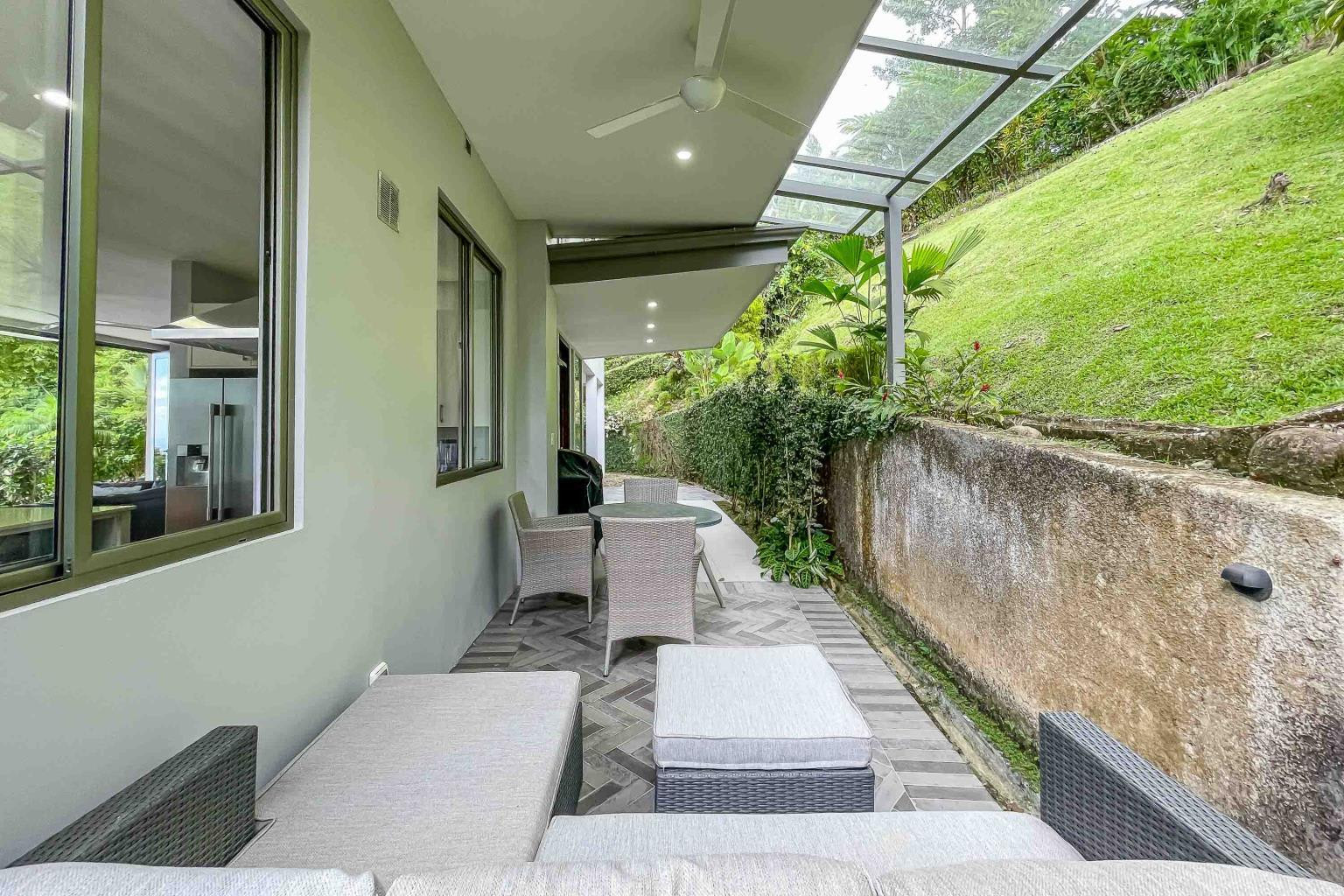 Ocean View Villa in Pinuela with Guest House property photo 4