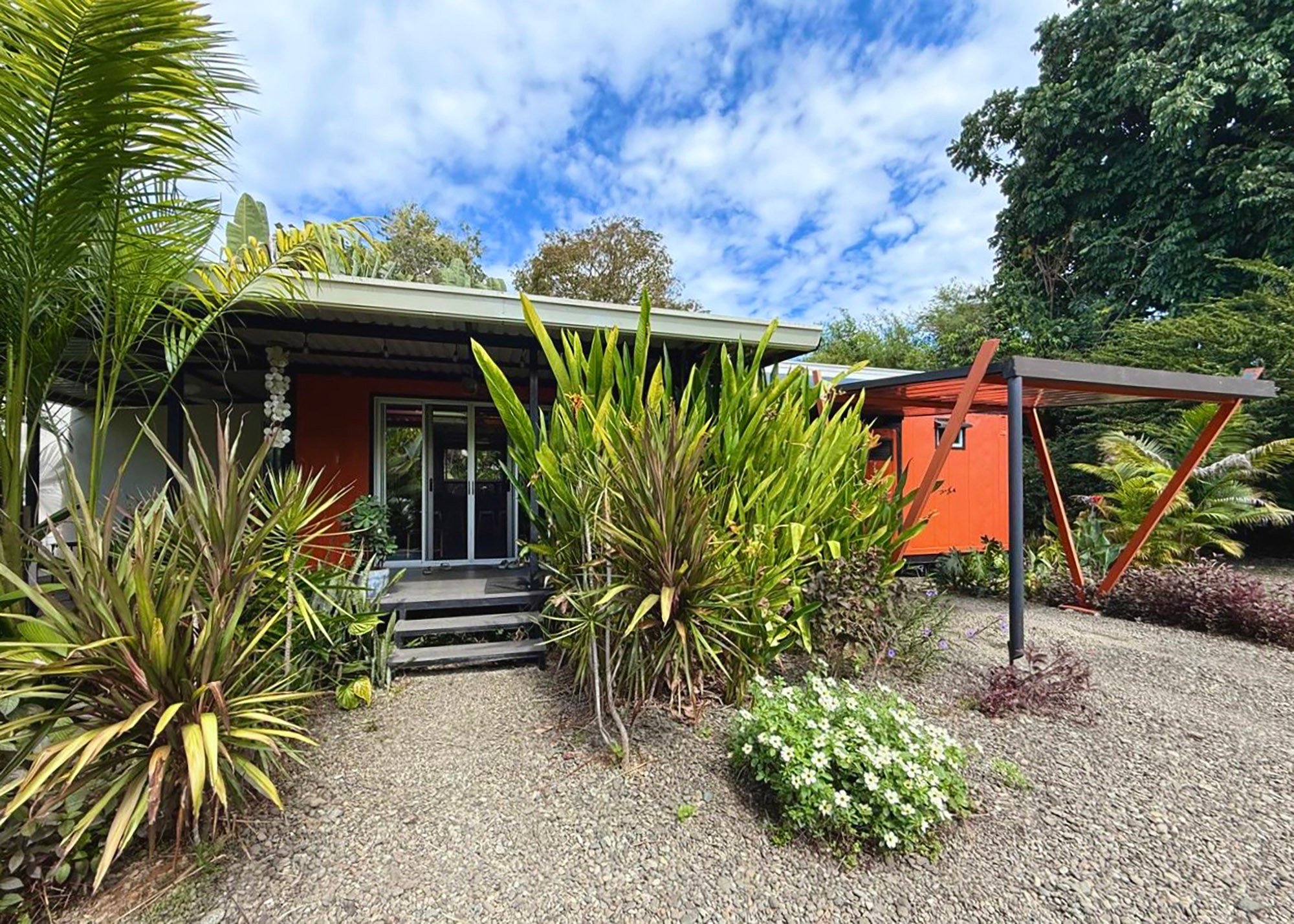 Container Home (Casa Secreta) in Bahia, Uvita property photo 2