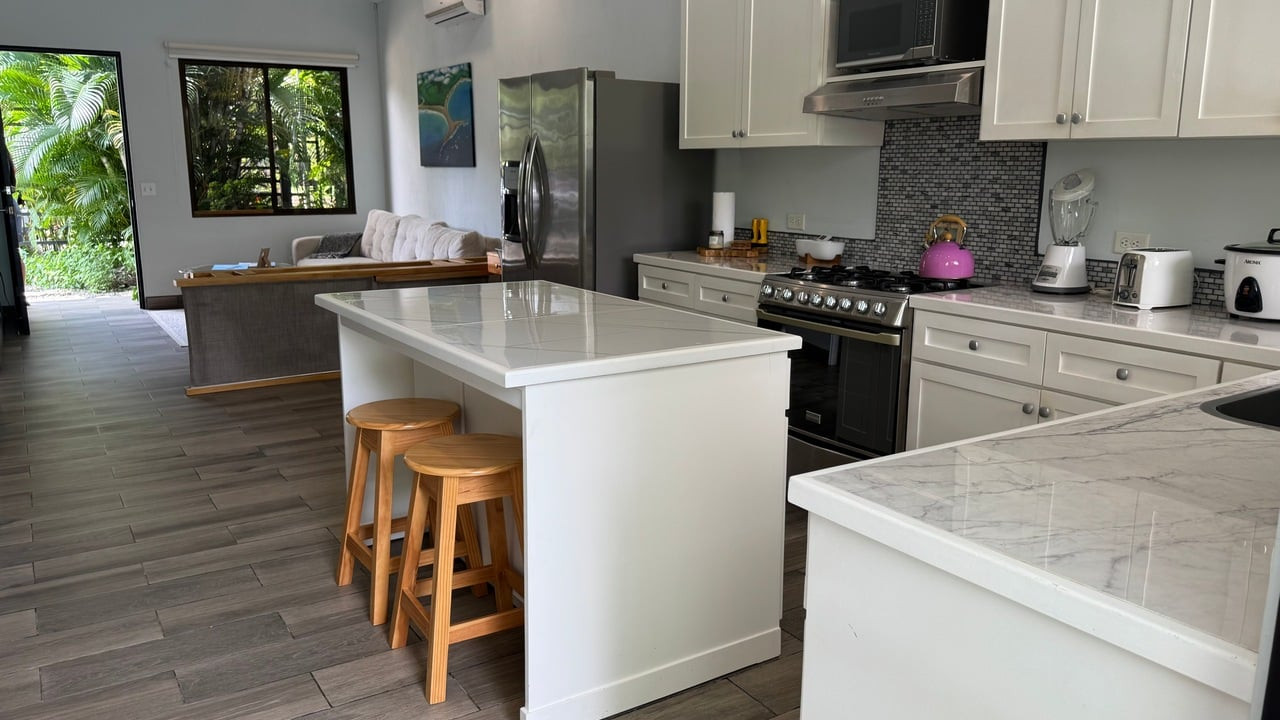 Move-In Ready Home with Pool in Uvita property photo 3