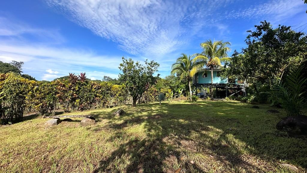 Home with Commercial Lot in Uptown Uvita property photo 3
