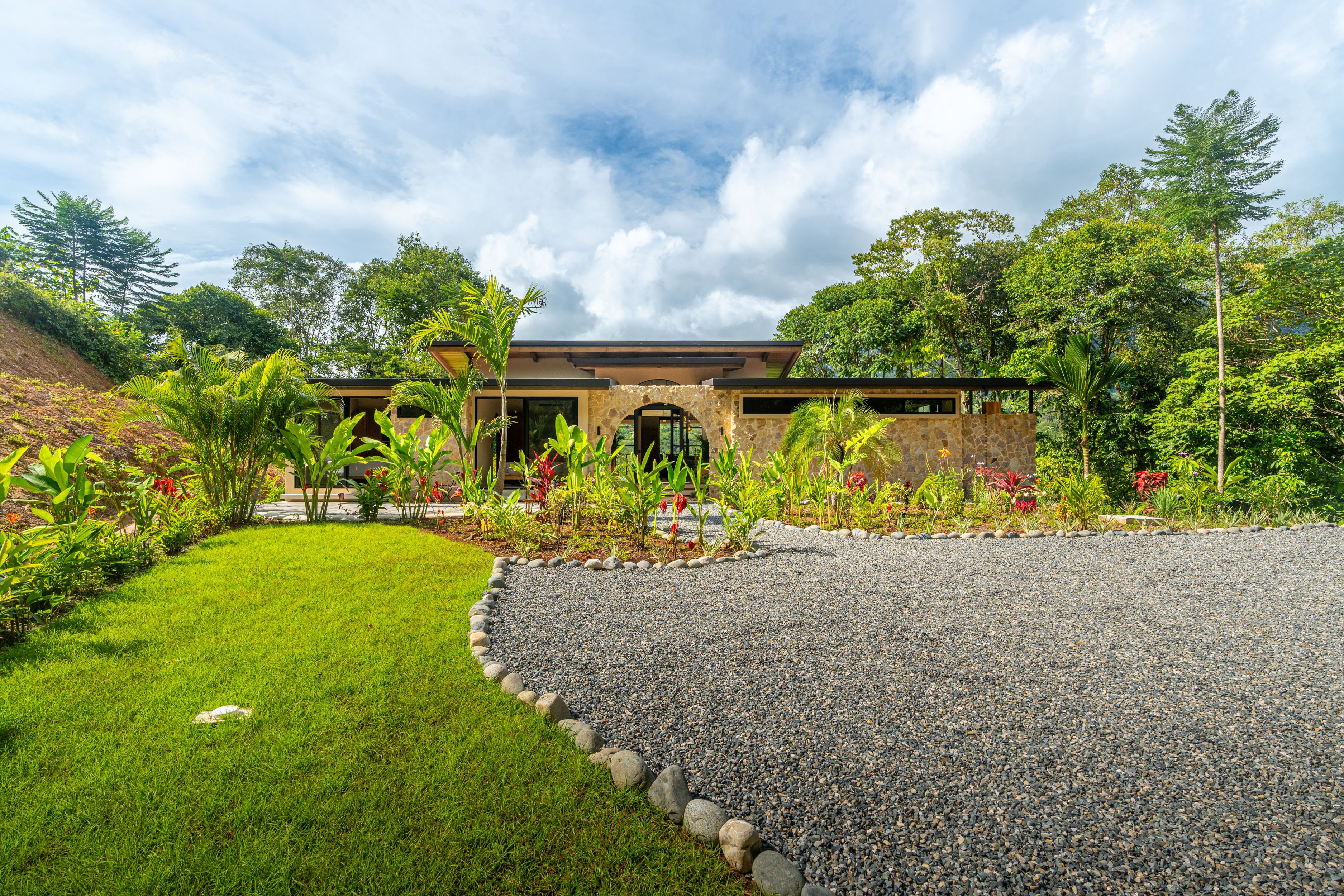 Secluded Modern Bungalow (Casa Hamsa) in Ojochal property photo 4