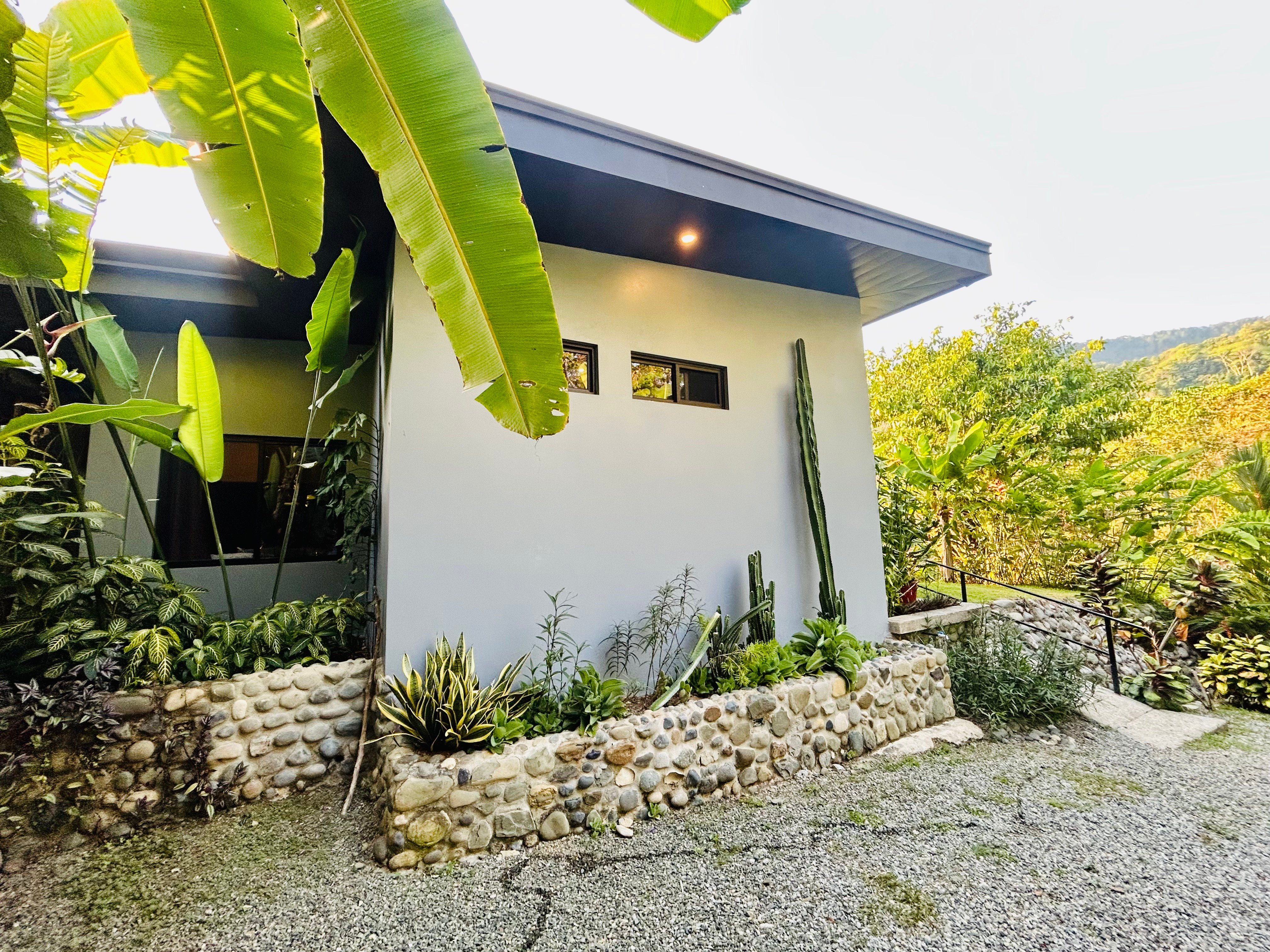 2-Bedroom Tropical Home Near Playa Hermosa de Uvita property photo 2