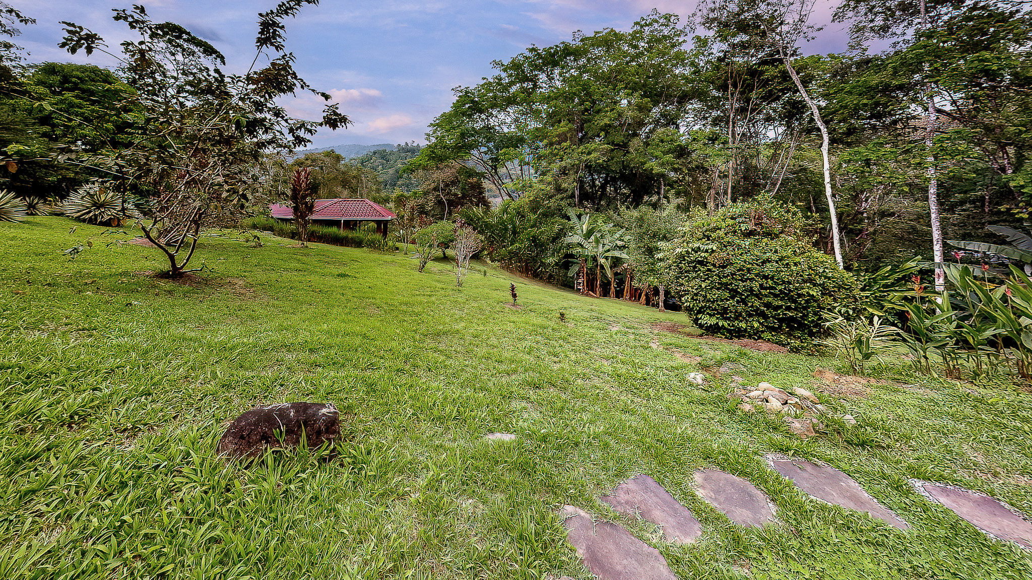 8-Bedroom Boutique Hotel on 2.5 Acres in Uvita property photo 2