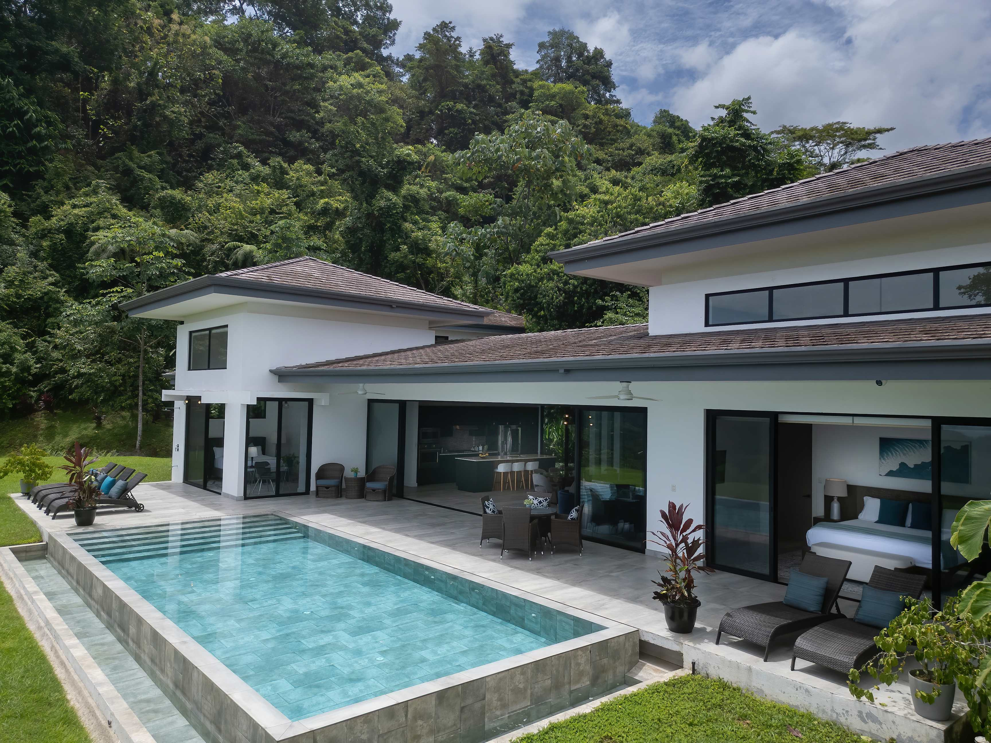 Furnished Rainforest-Edge Estate in Ojochal property photo 2