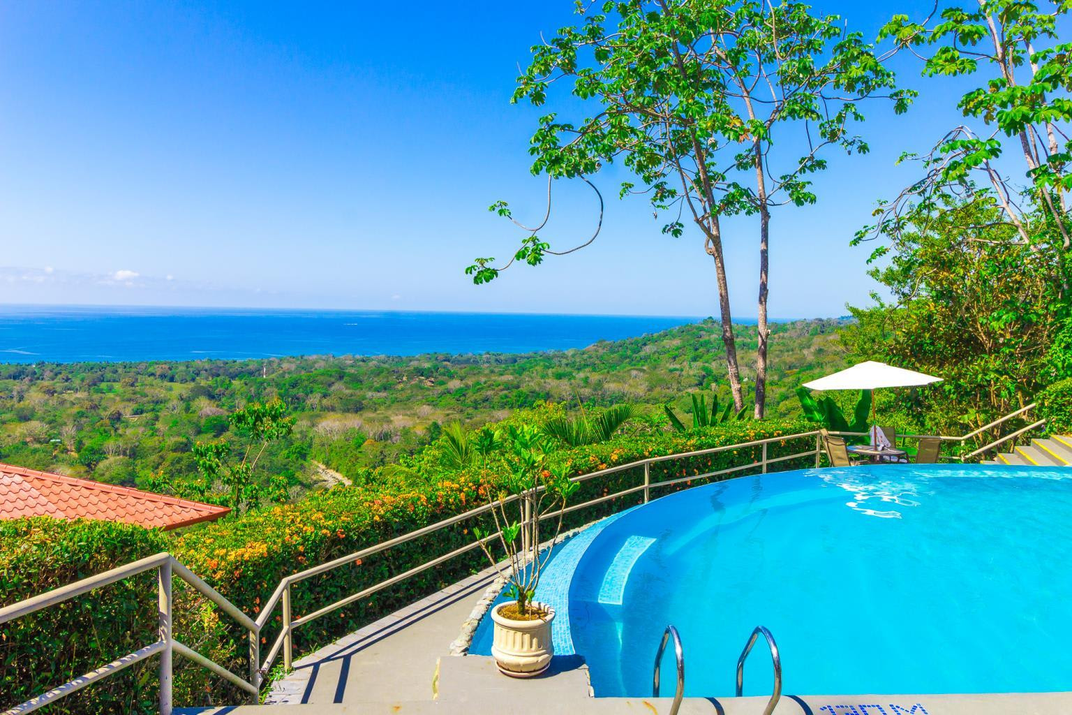 20-Room Boutique Hotel Above Uvita property photo 4