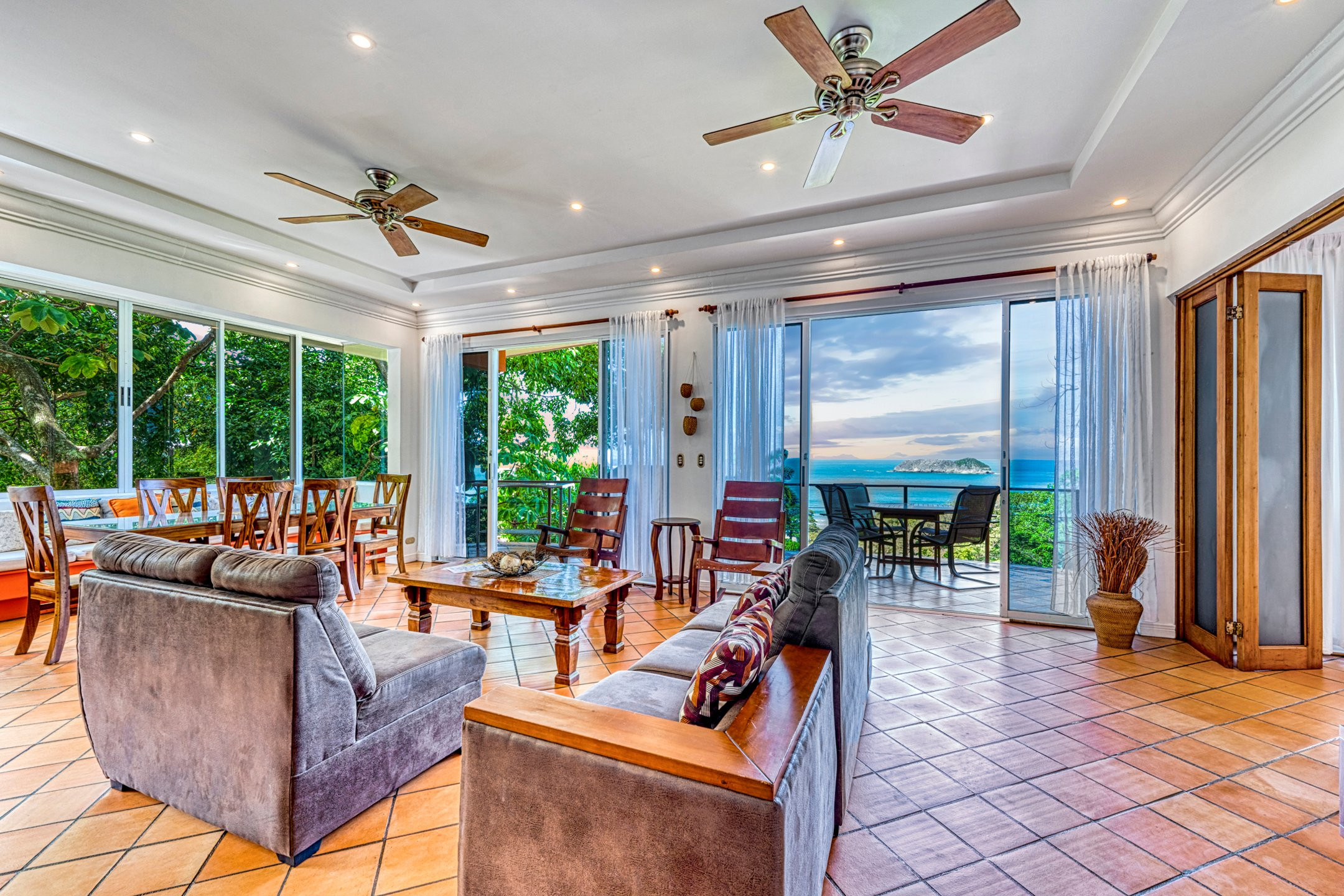 Ocean View Villa (Casa Alegria) in Manuel Antonio property photo 3