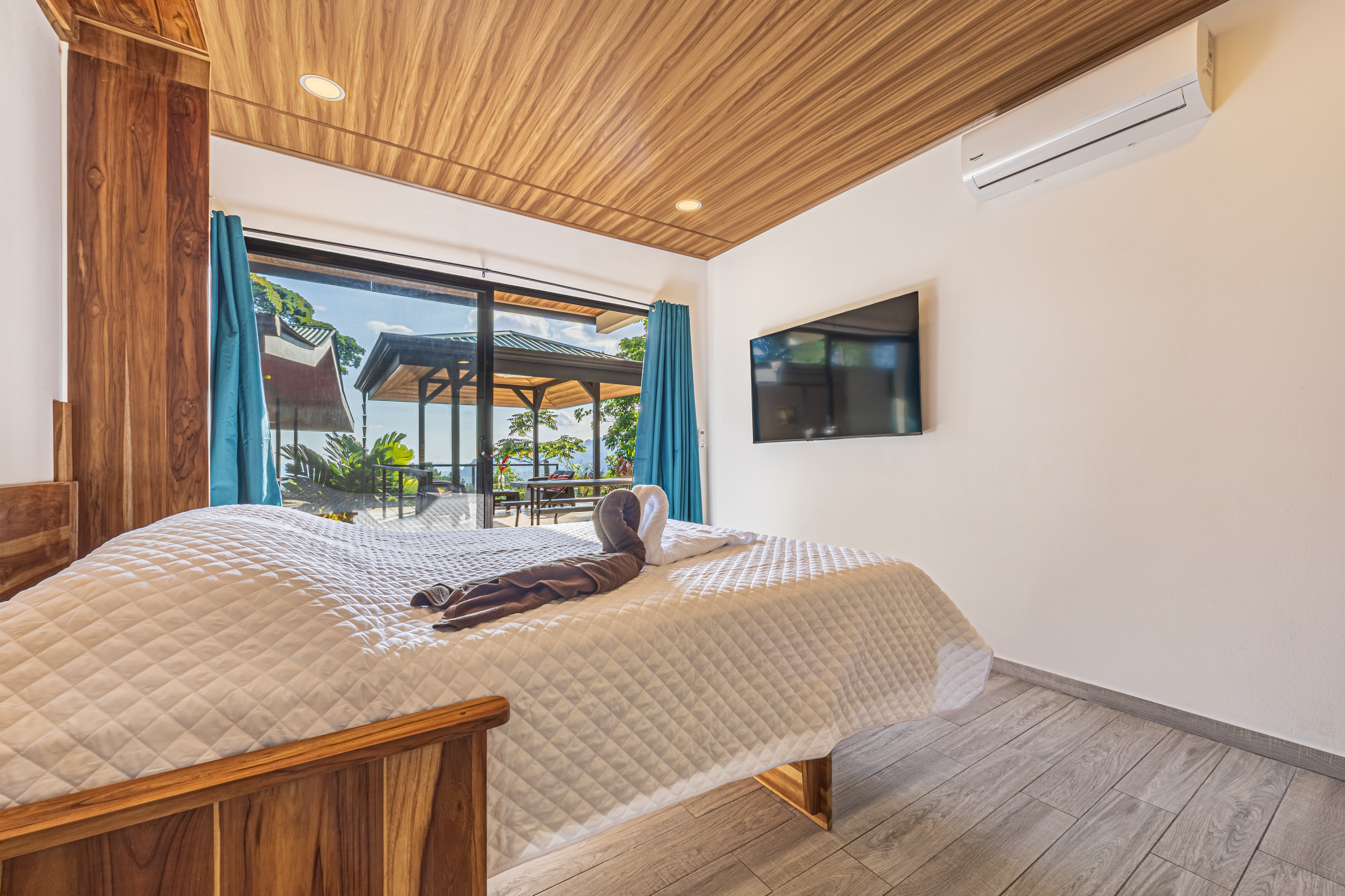 Casa OdiSea – Waterfall Estate in Portasol, Quepos property photo 8