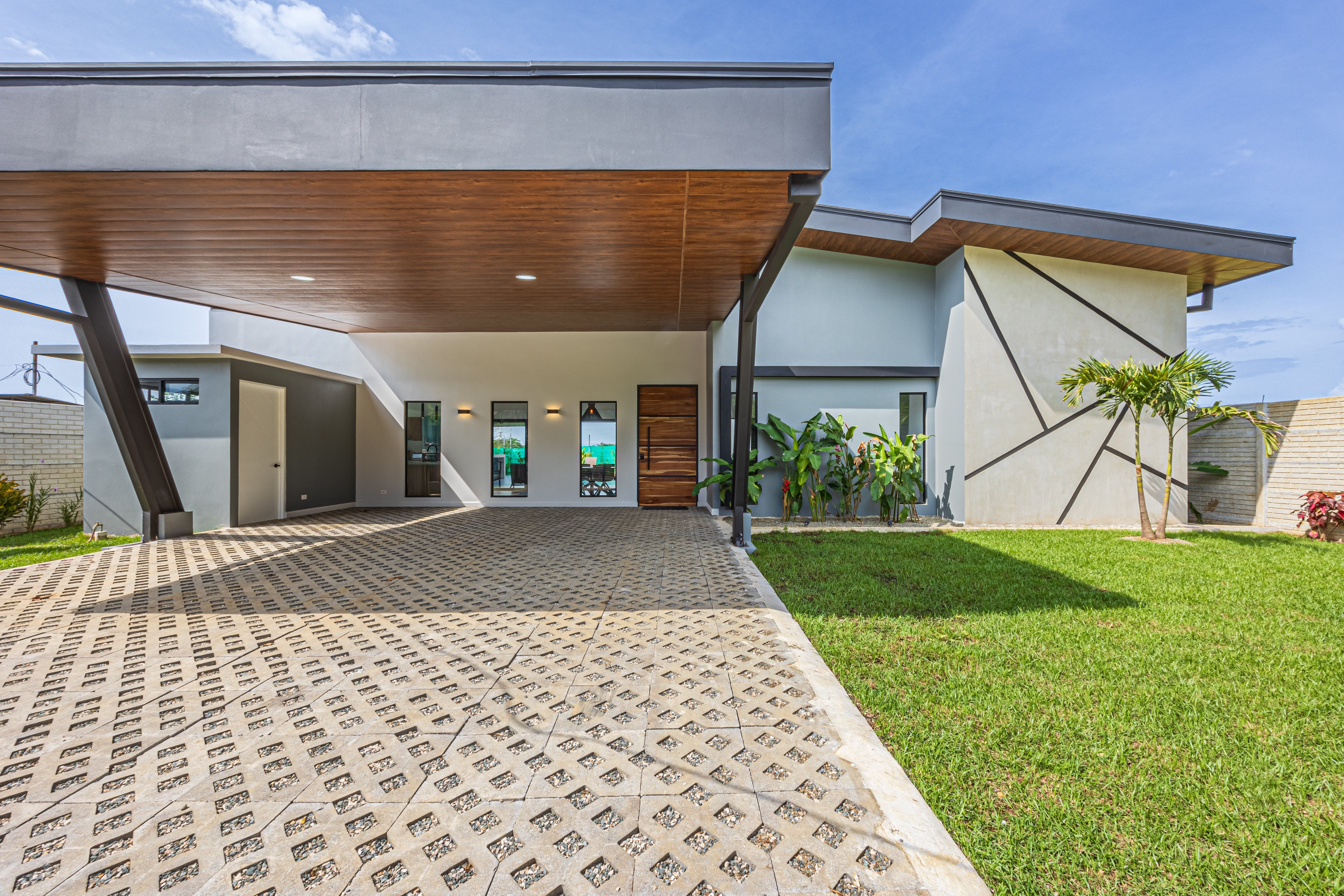 Luxury New Home (Casa Coral) in Uvita property photo 2