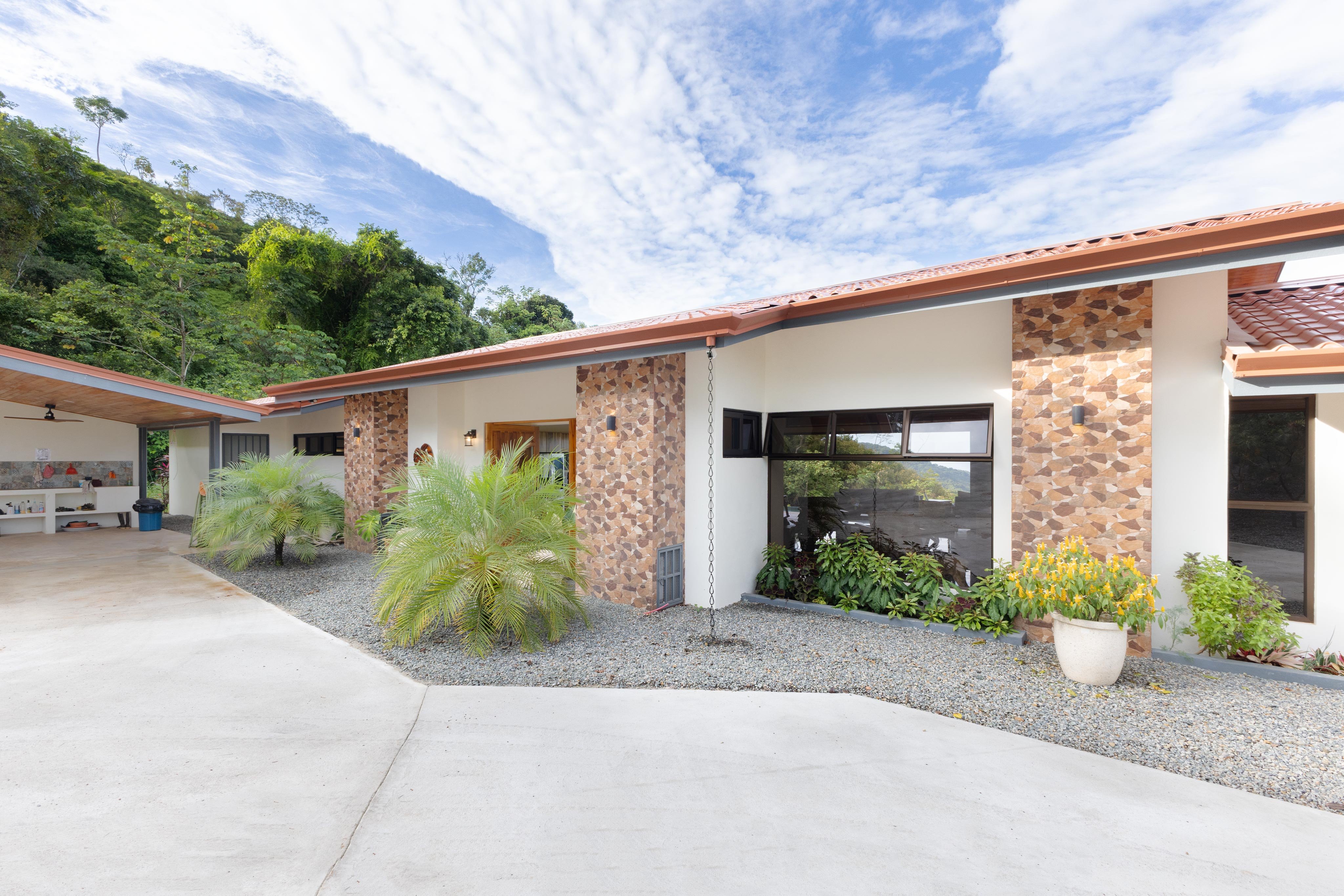 Ocean View Home and Guest House on Cacao Ridge, Platanillo in Dominical, Costa Rica