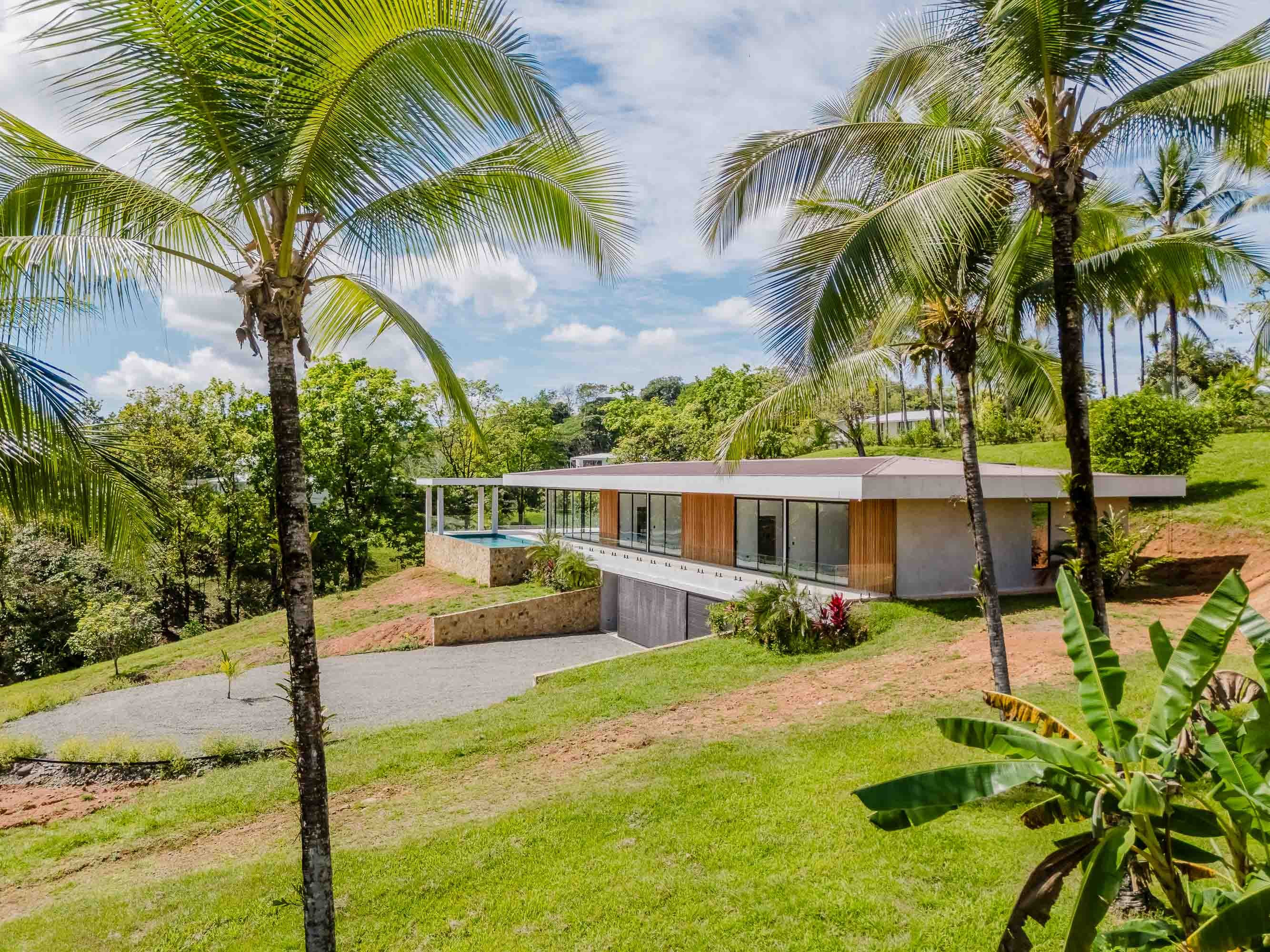 New Construction Luxury 4-Bed Villa in Finca Tranquila, Quepos property photo 3
