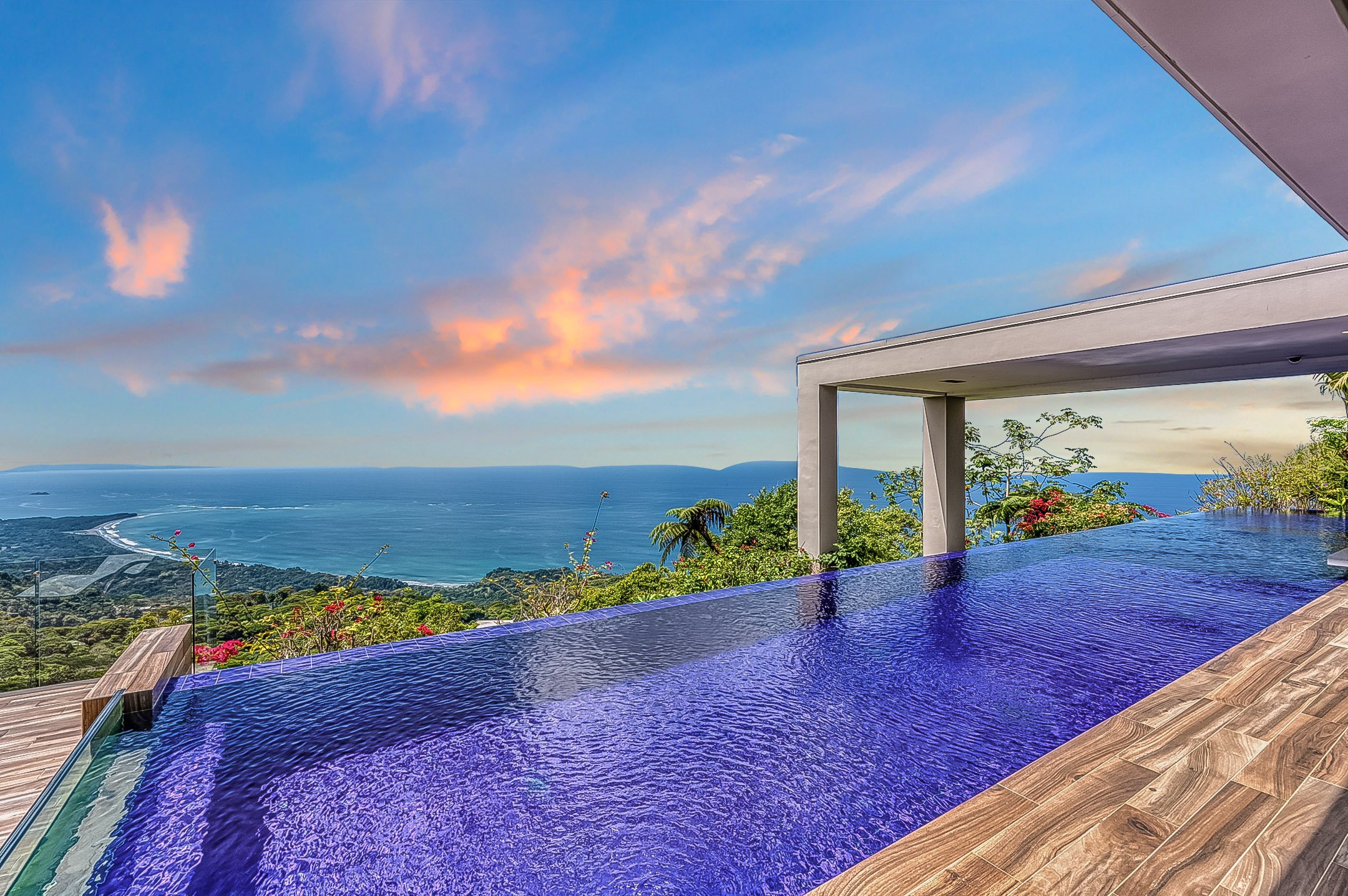 Luxury Estate (Chateau Montage) in Escaleras, Dominical property photo 3