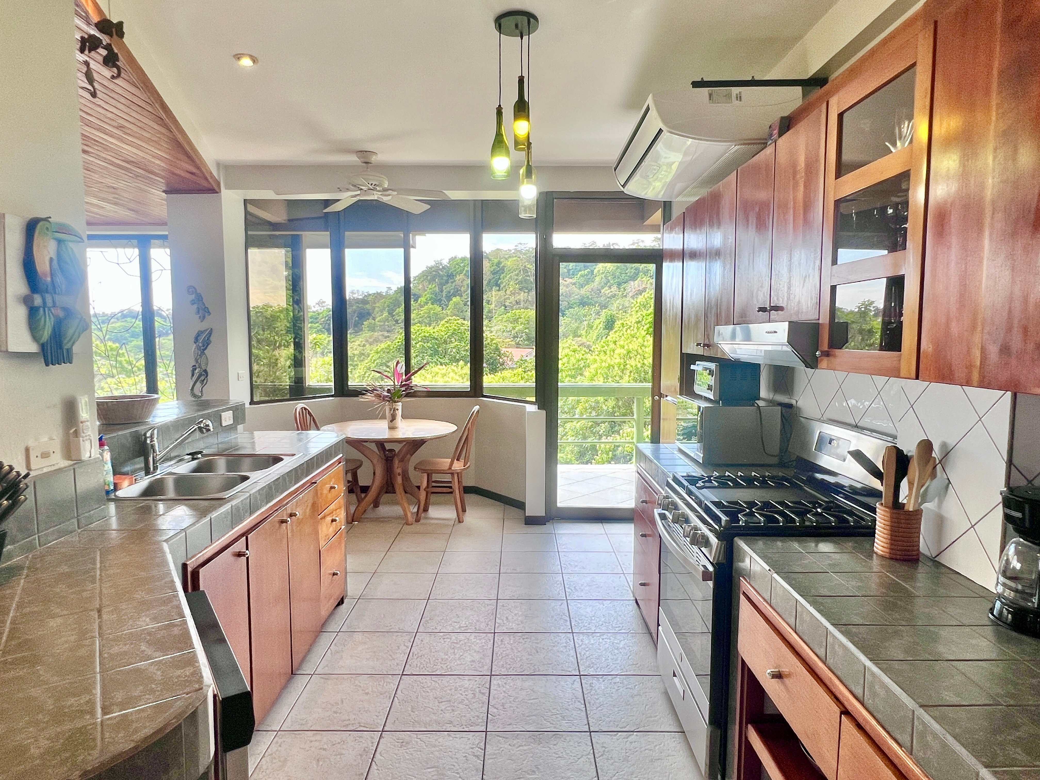 7-Bedroom Gated Villa (Villa Grande) in Manuel Antonio property photo 4