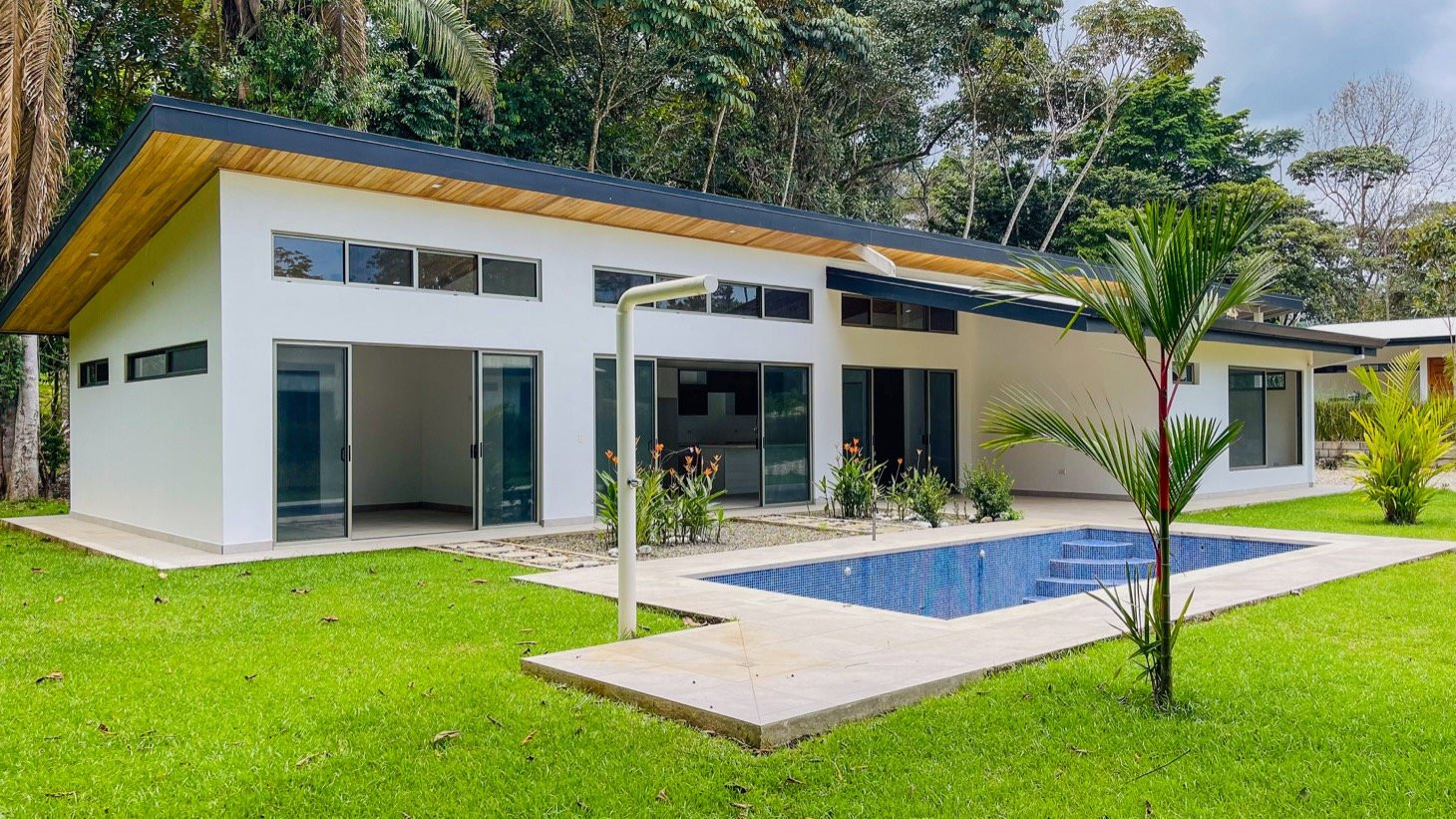 New Mountain View Home in Ojochal property photo 3