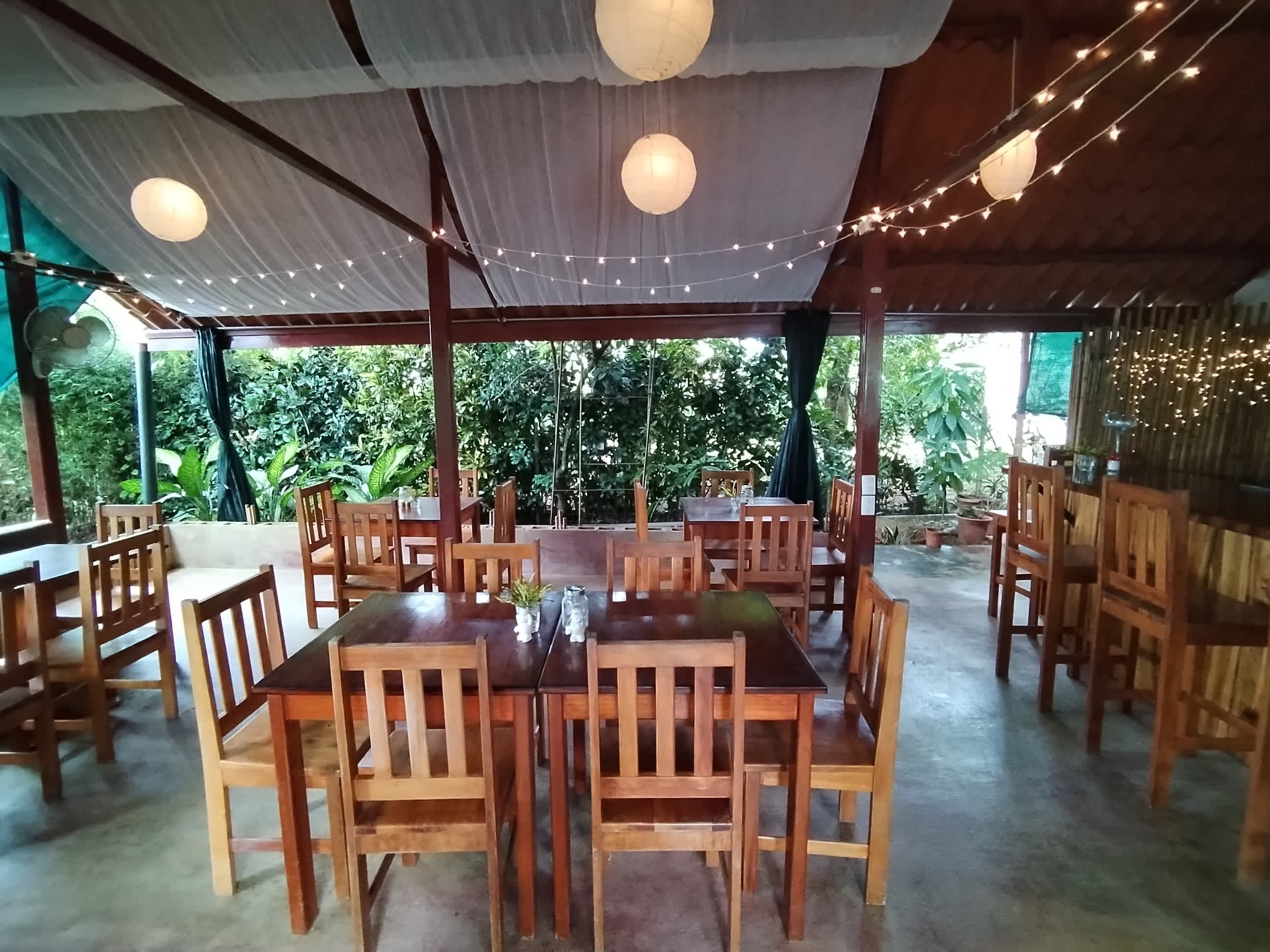 Turnkey Restaurant (Carlito’s) with Living Quarters in Uvita property photo 5