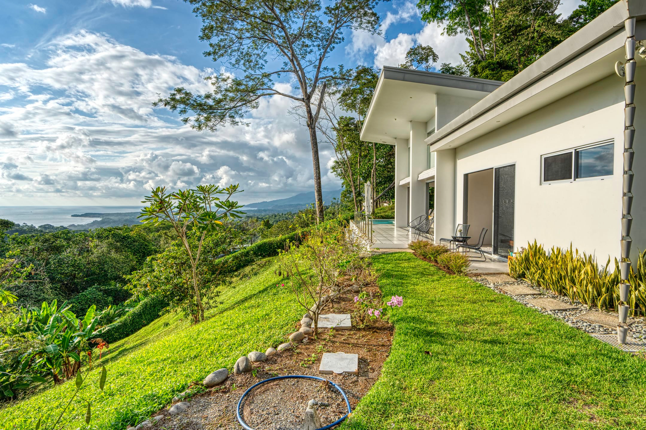 Luxury Ocean View Estate (Casa Pangolin) Above Whales Tail Beach, Uvita property photo 5