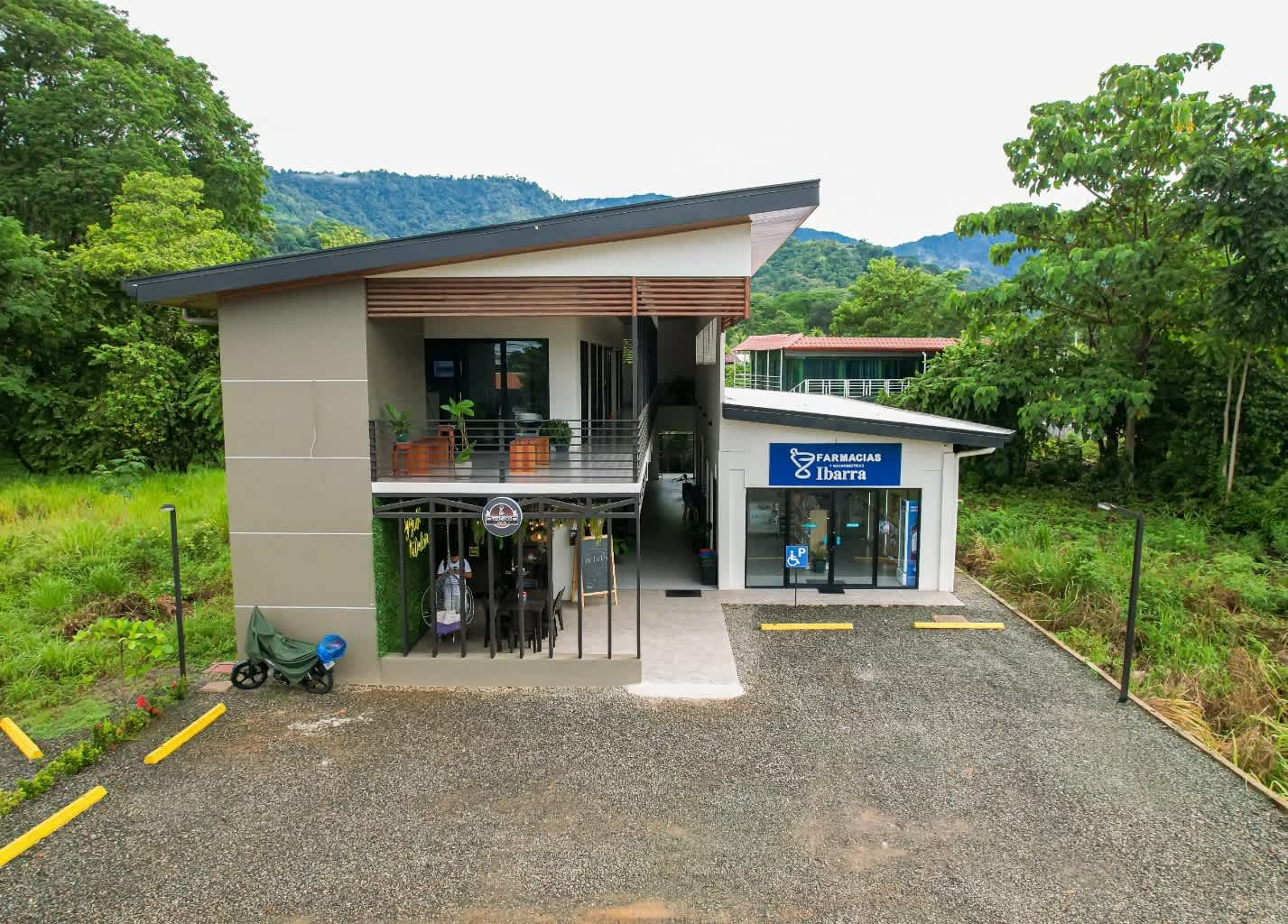 Commercial Building (Plaza Alfaro) in Uvita property photo 2