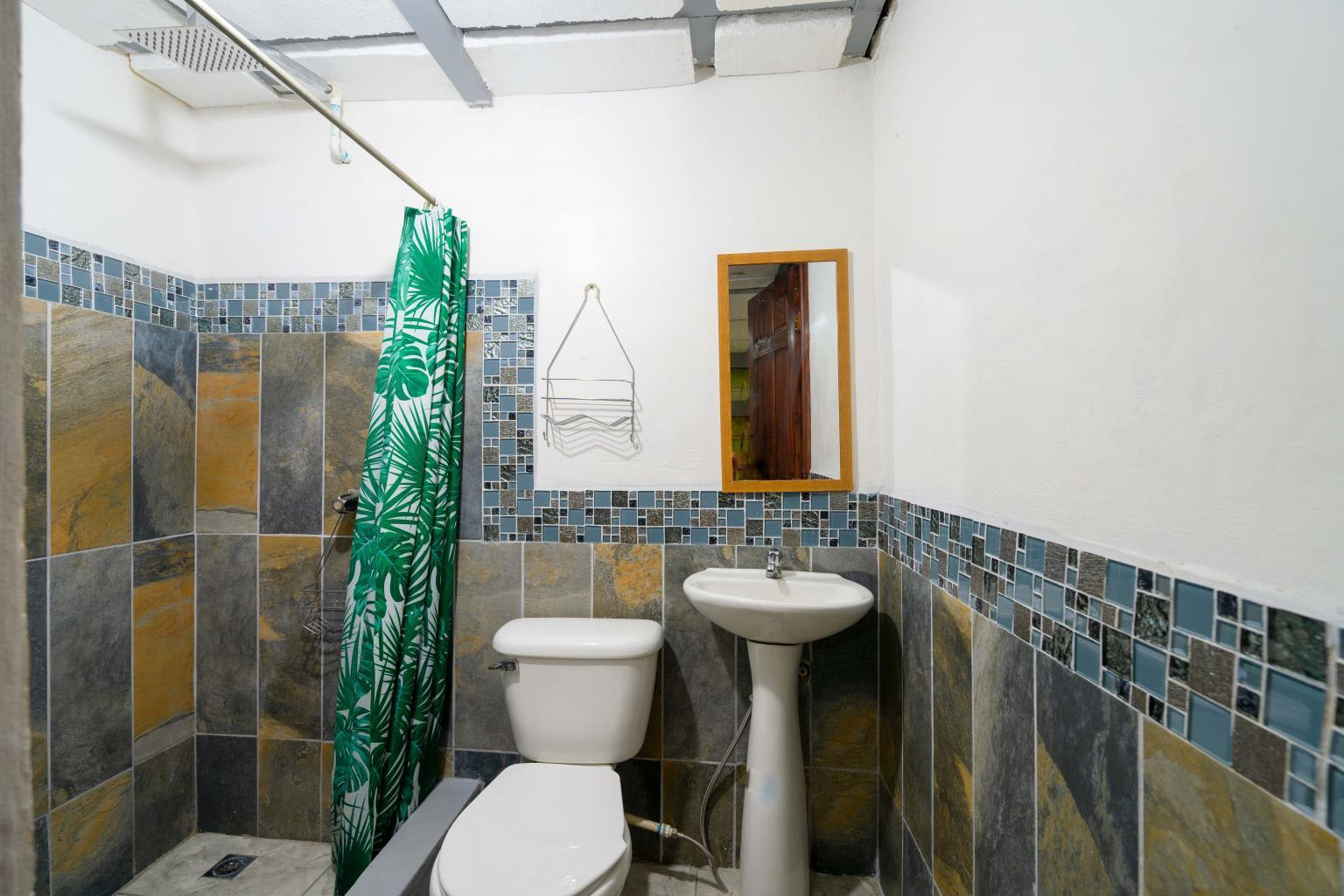 Commercial Hostel Property Between Quepos and Manuel Antonio property photo 2